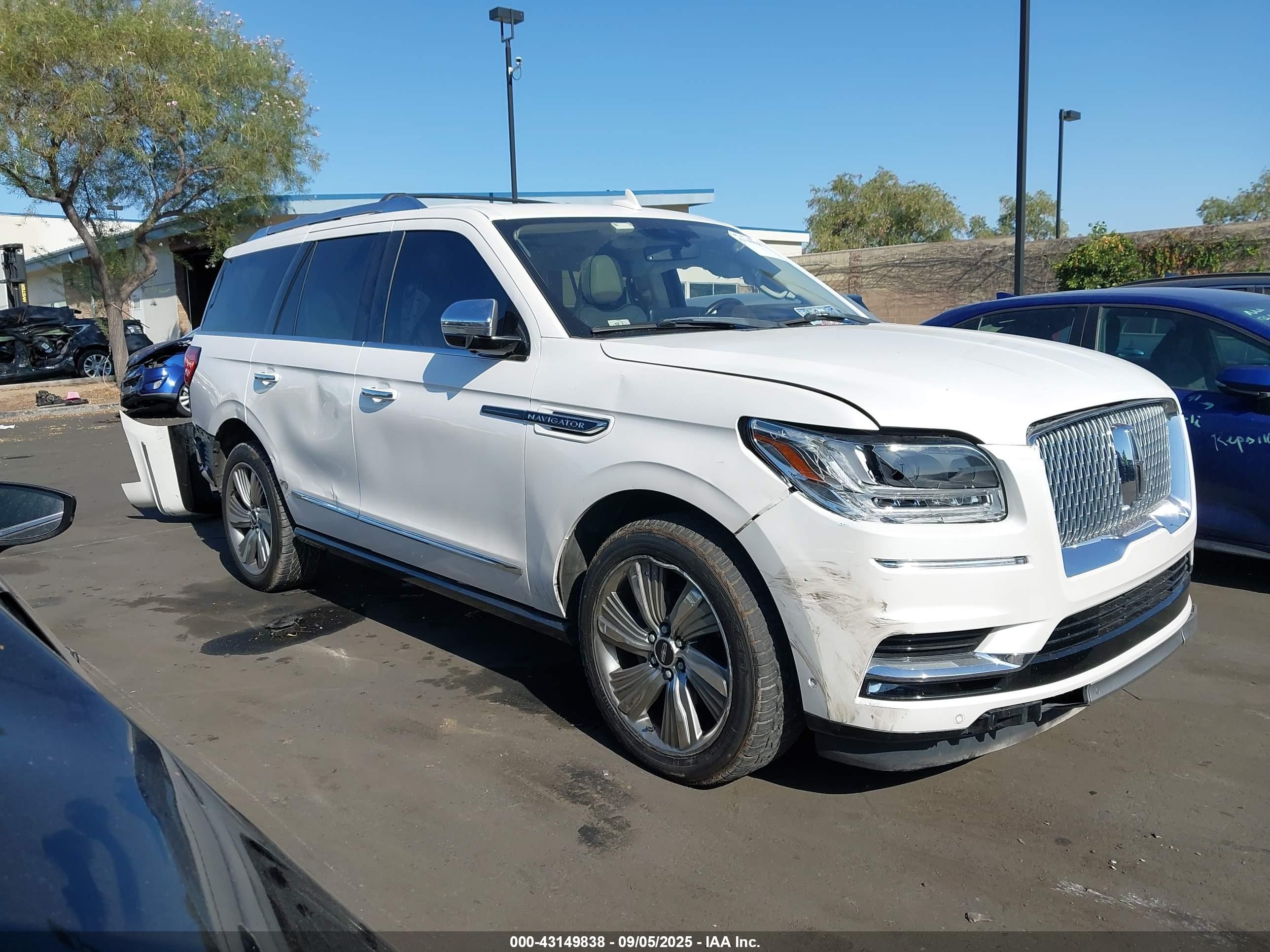 2018 Lincoln Navigator Black Label White vin: 5LMJJ2TTXJEL06641