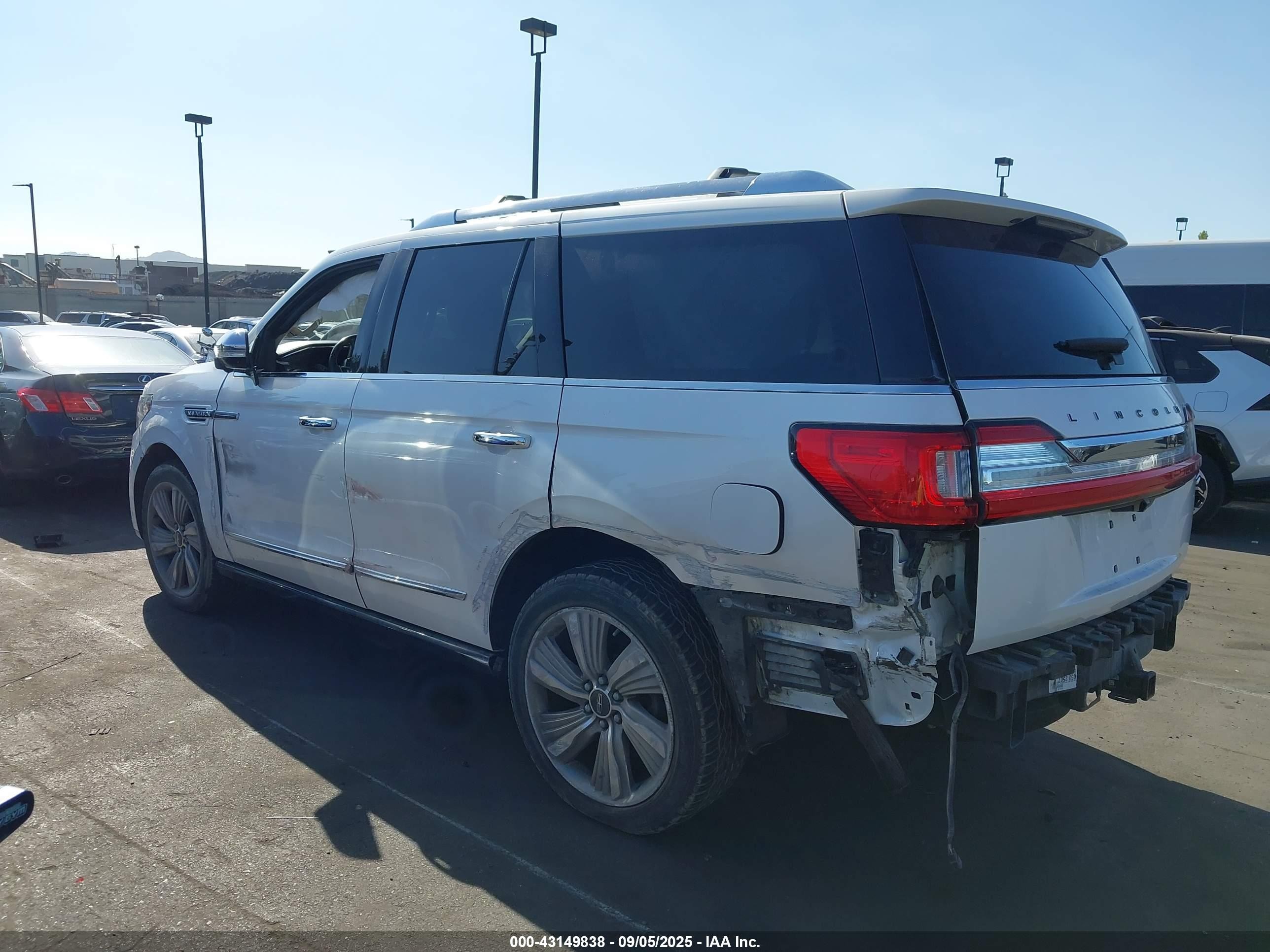 2018 Lincoln Navigator Black Label White vin: 5LMJJ2TTXJEL06641