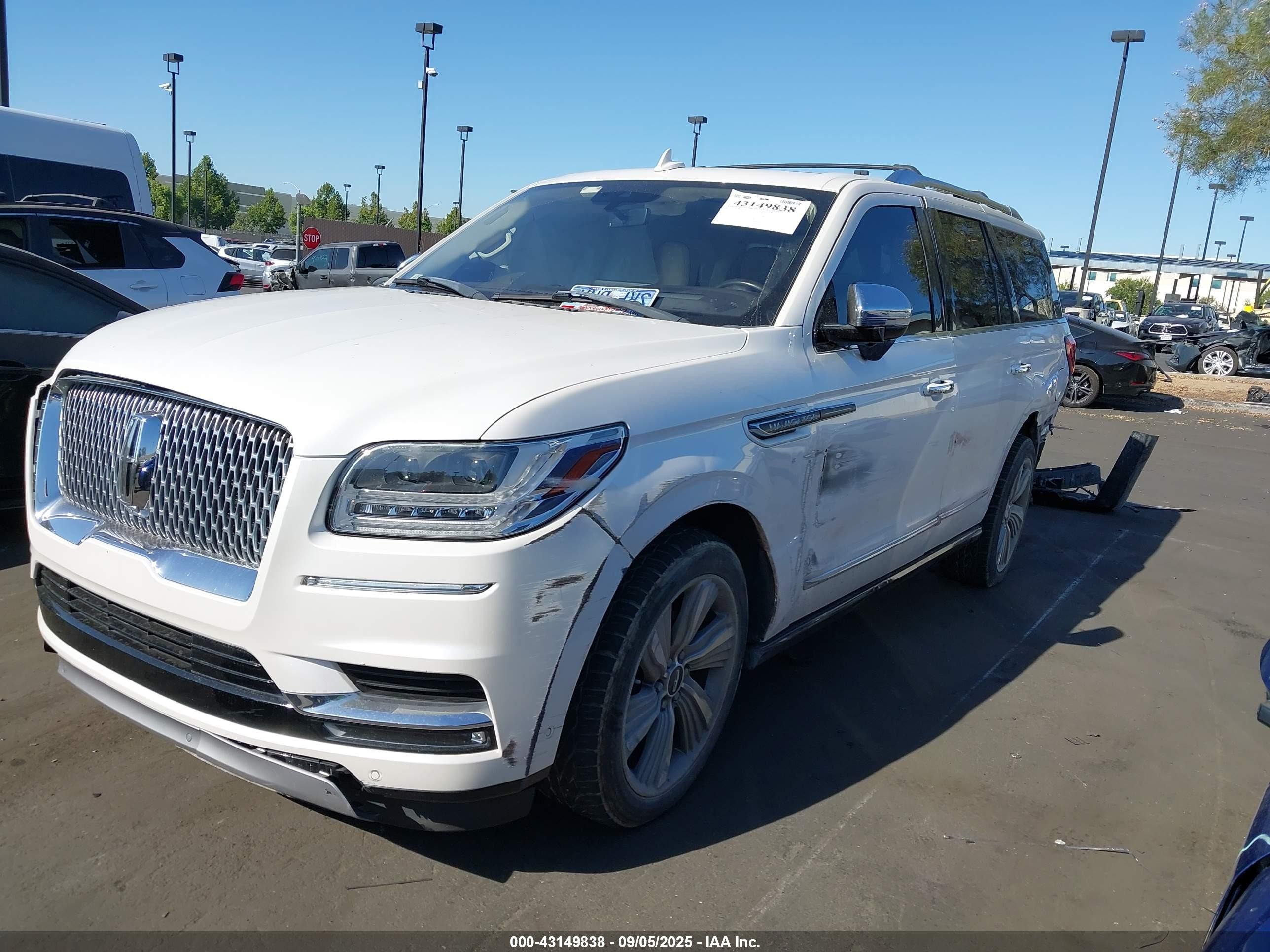 2018 Lincoln Navigator Black Label White vin: 5LMJJ2TTXJEL06641