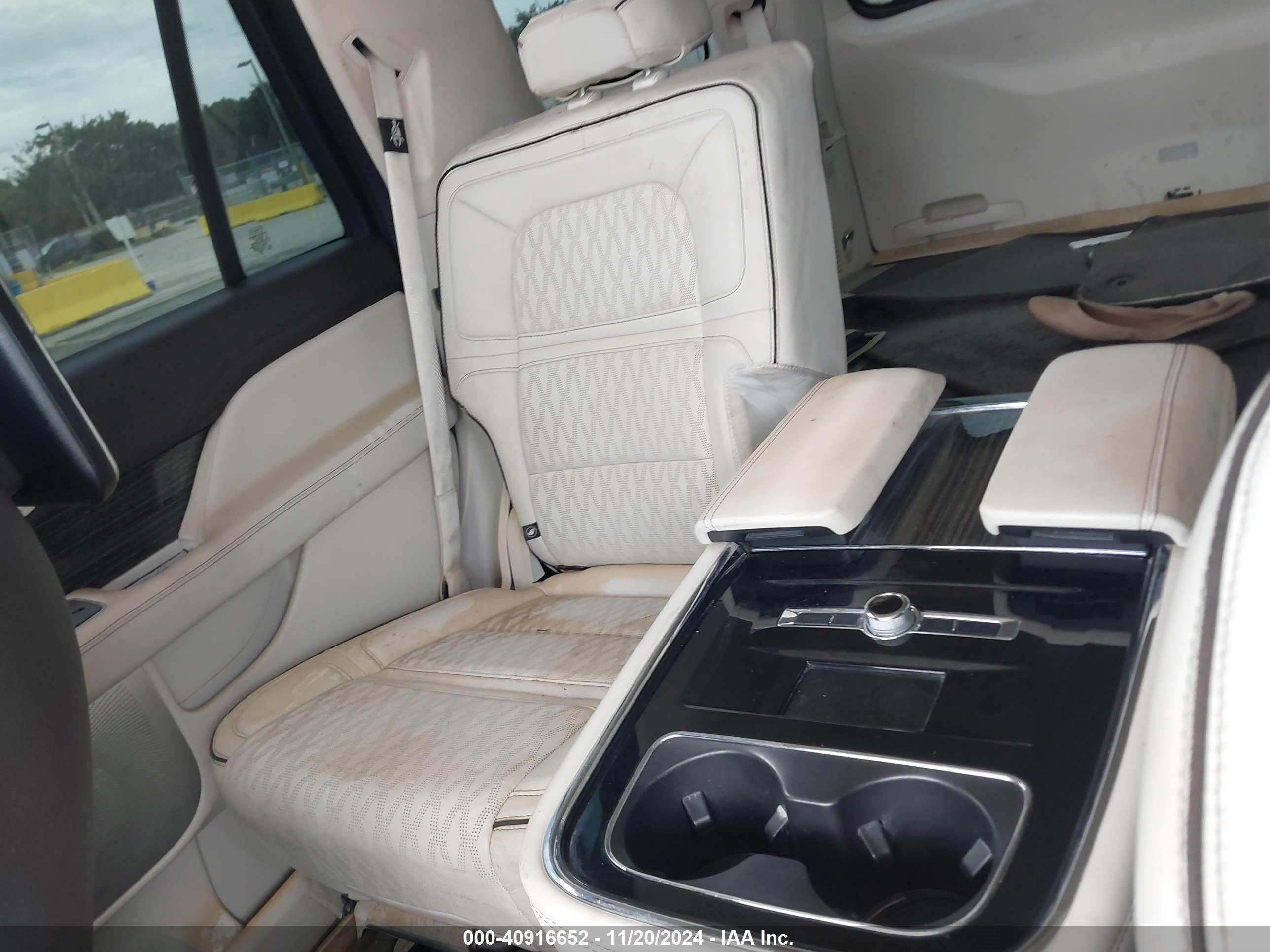 5LMJJ2TTXKEL01005 — 2019 LINCOLN NAVIGATOR | AutoHelperBot