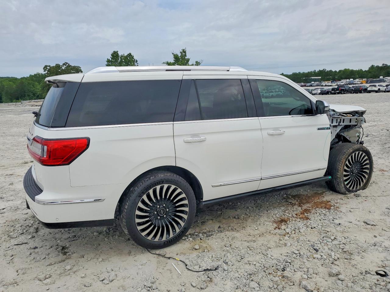 2020 Lincoln Navigator Black Label White vin: 5LMJJ2TTXLEL11681