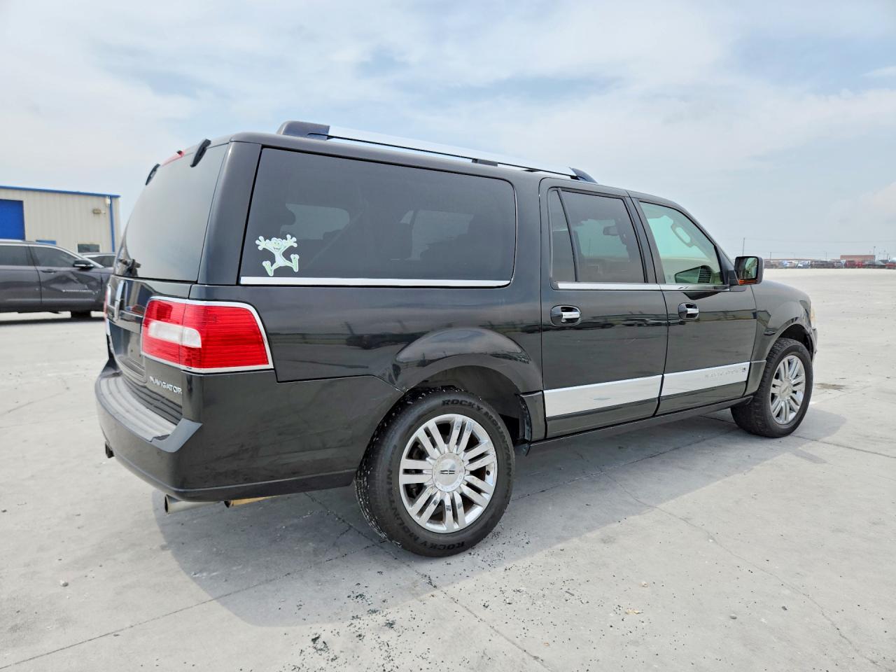 2010 Lincoln Navigator L Black vin: 5LMJJ3H50AEJ02043