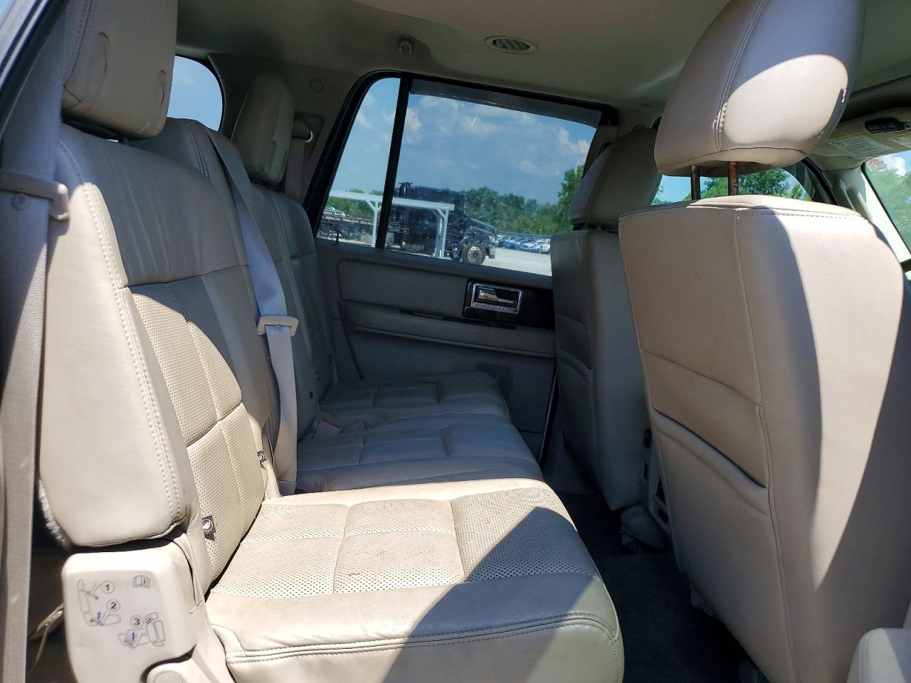 2014 Lincoln Navigator L Белый vin: 5LMJJ3H50EEL08985