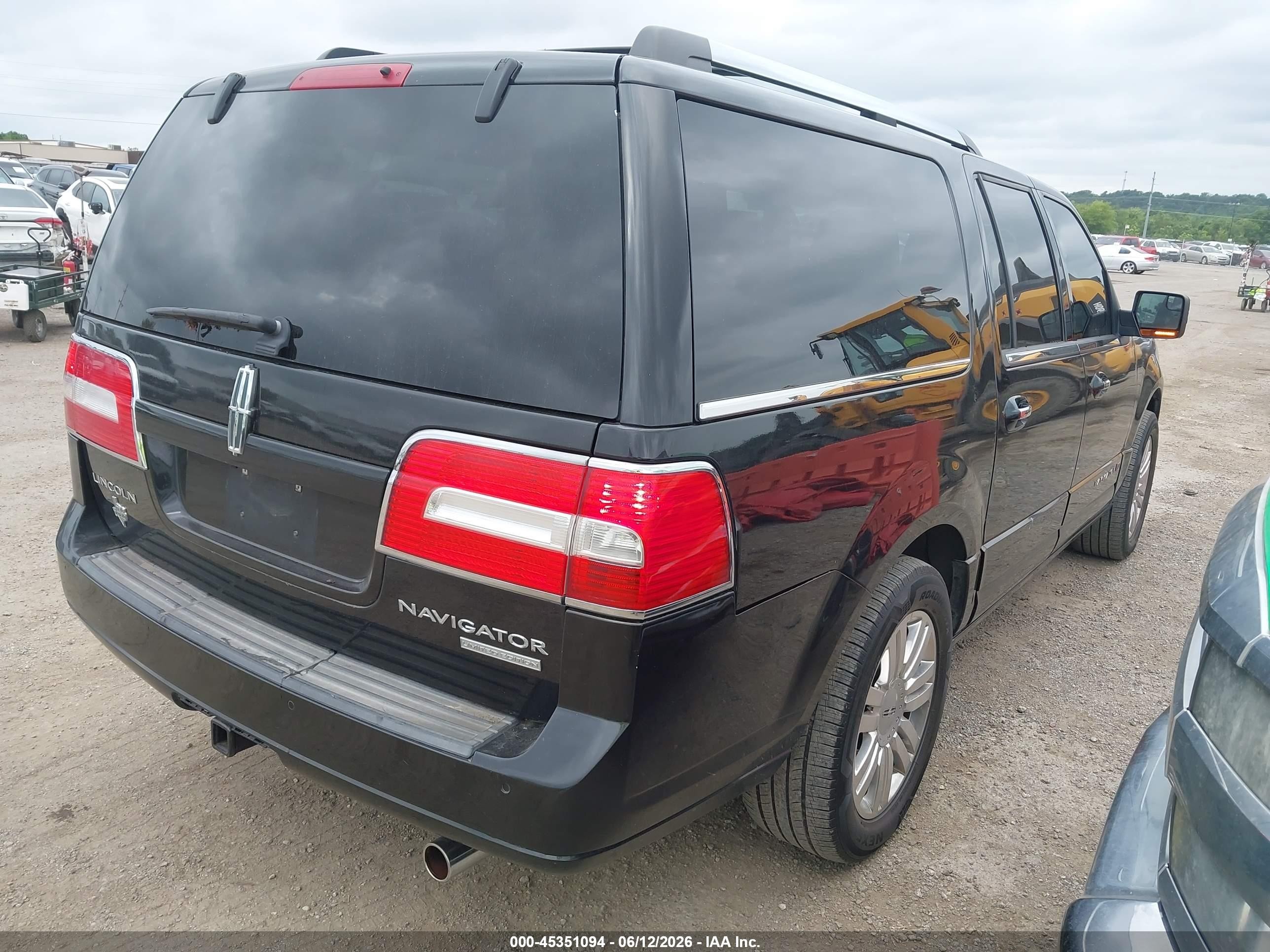 2014 Lincoln Navigator L   Black vin: 5LMJJ3H51EEL03407
