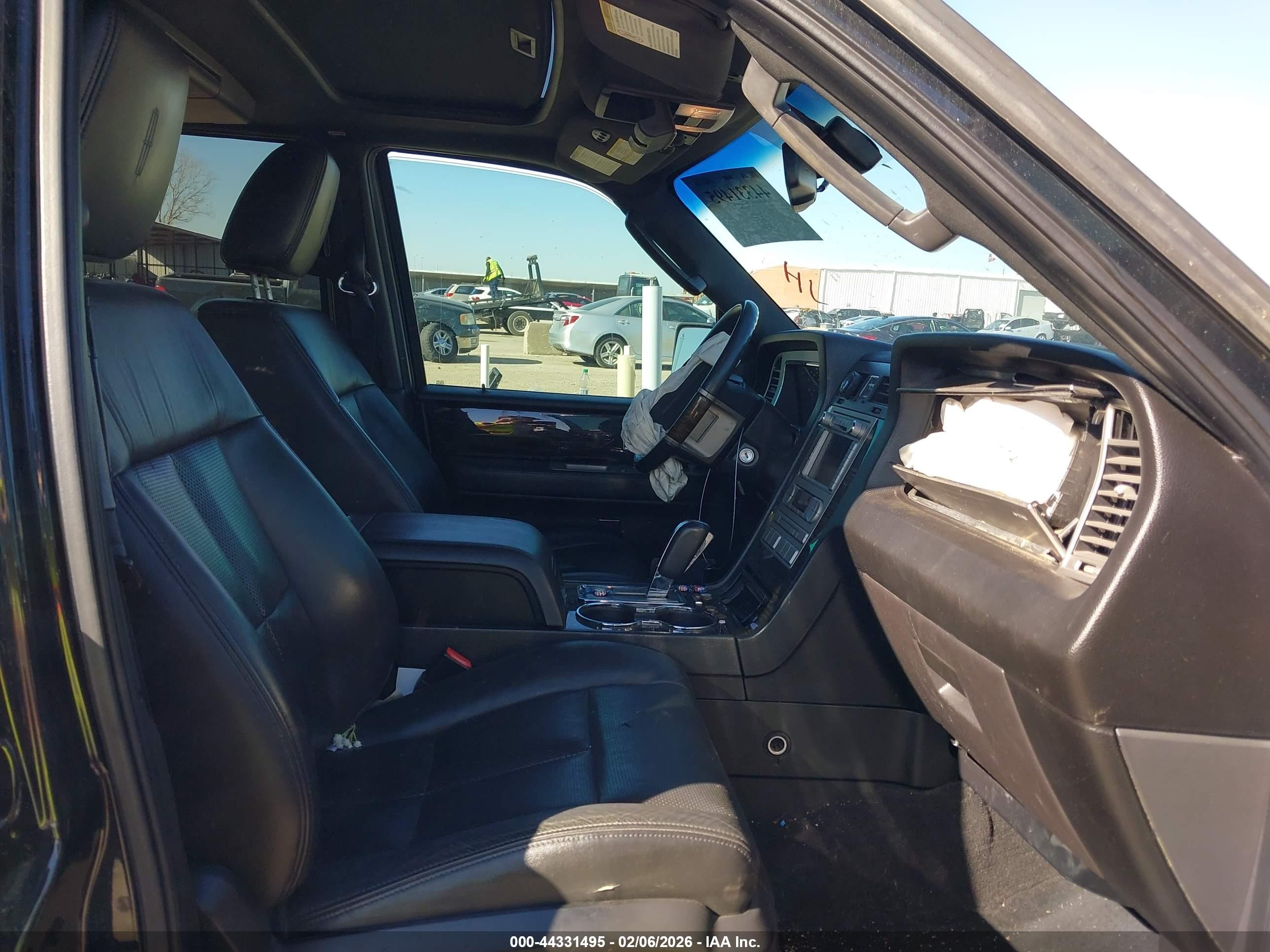 2010 Lincoln Navigator L   Black vin: 5LMJJ3H52AEJ04506