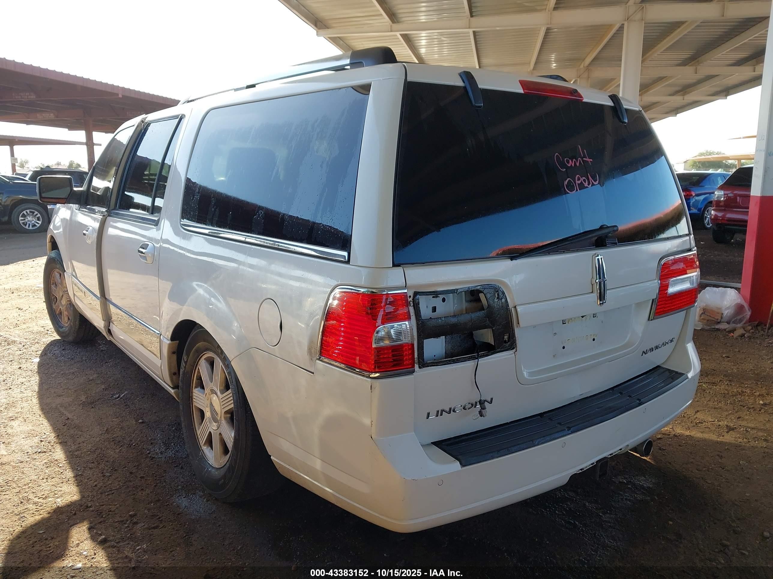 2010 Lincoln Navigator L   White vin: 5LMJJ3H55AEJ03186