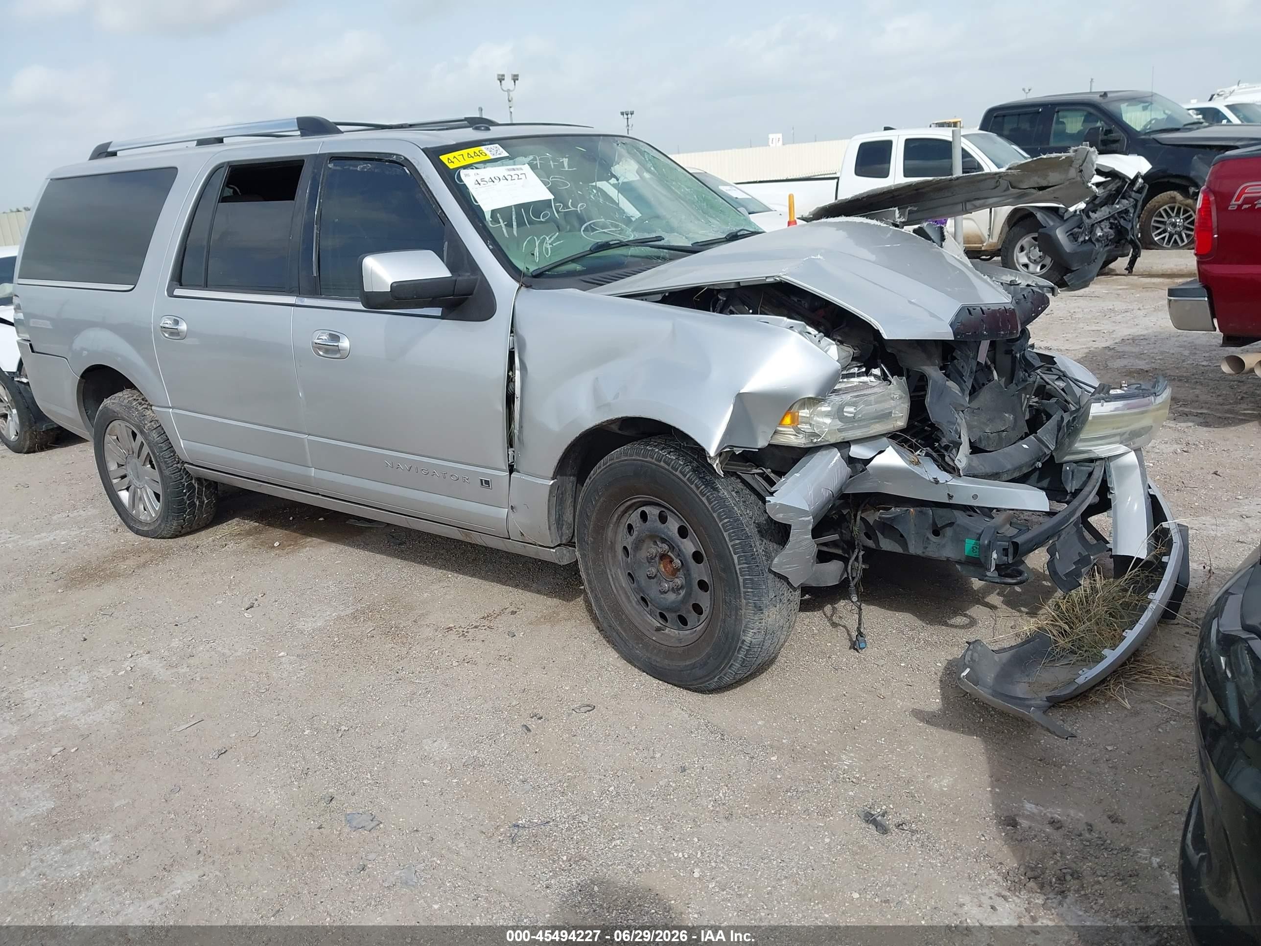 2013 Lincoln Navigator L   Silver vin: 5LMJJ3H56DEL02705