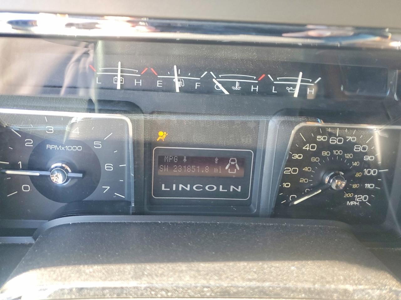 2014 Lincoln Navigator L Черный vin: 5LMJJ3H56EEL05332