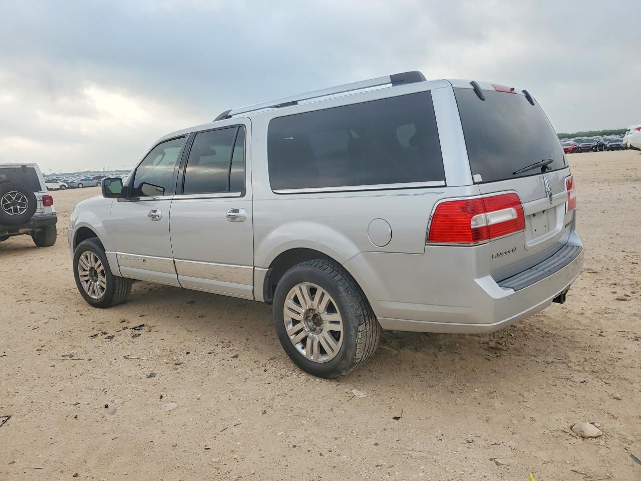 2012 Lincoln Navigator L Silver vin: 5LMJJ3H57CEL01223
