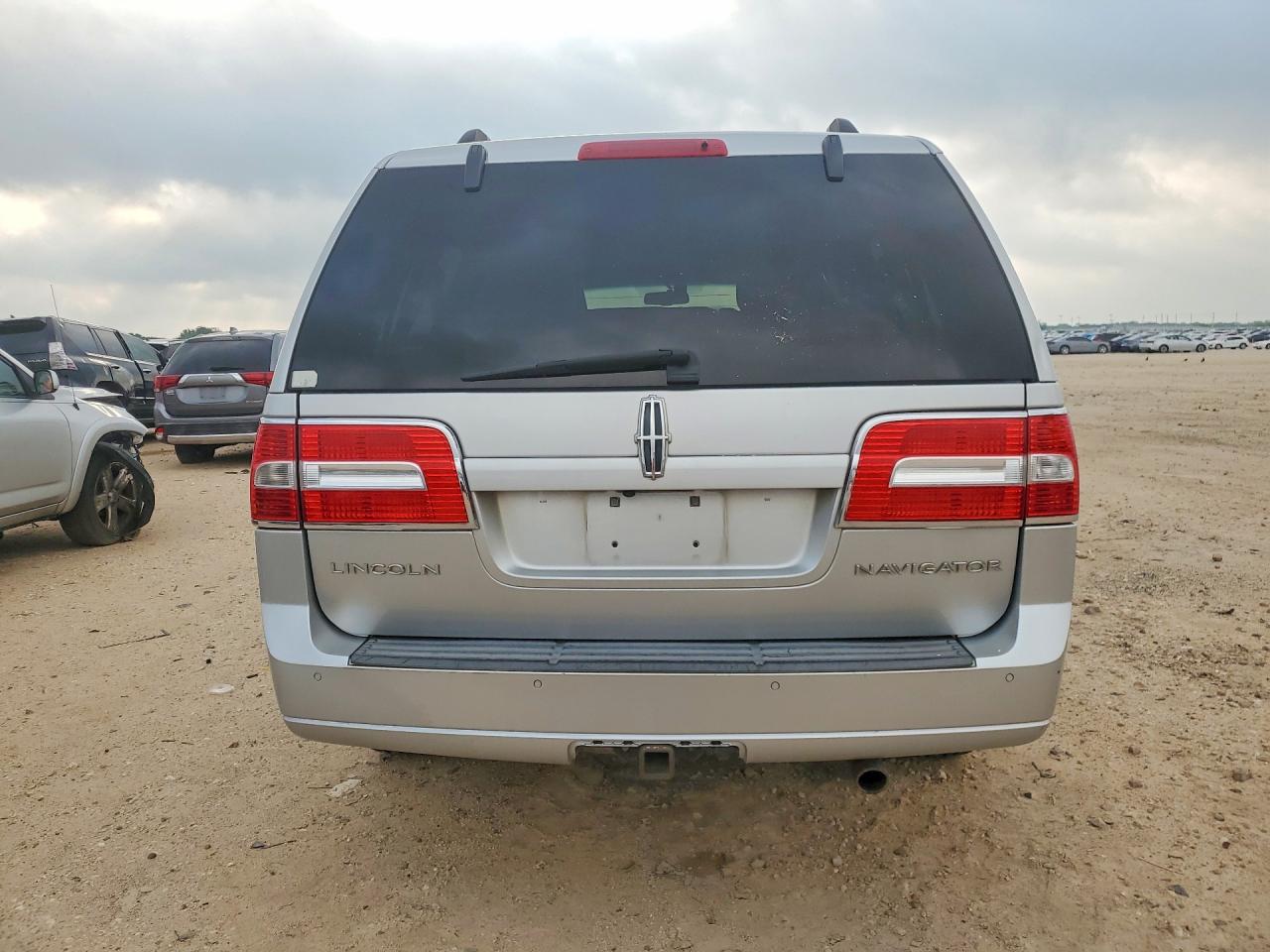 2012 Lincoln Navigator L Silver vin: 5LMJJ3H57CEL01223