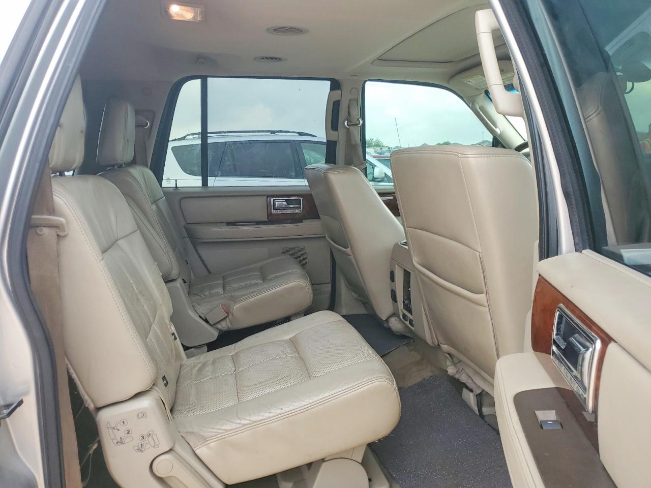 2012 Lincoln Navigator L Silver vin: 5LMJJ3H57CEL01223