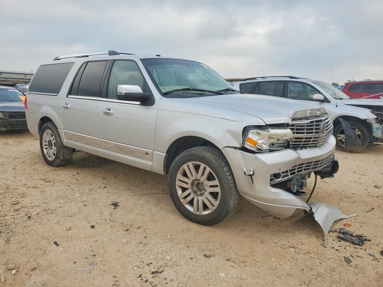 2012 Lincoln Navigator L Silver vin: 5LMJJ3H57CEL01223