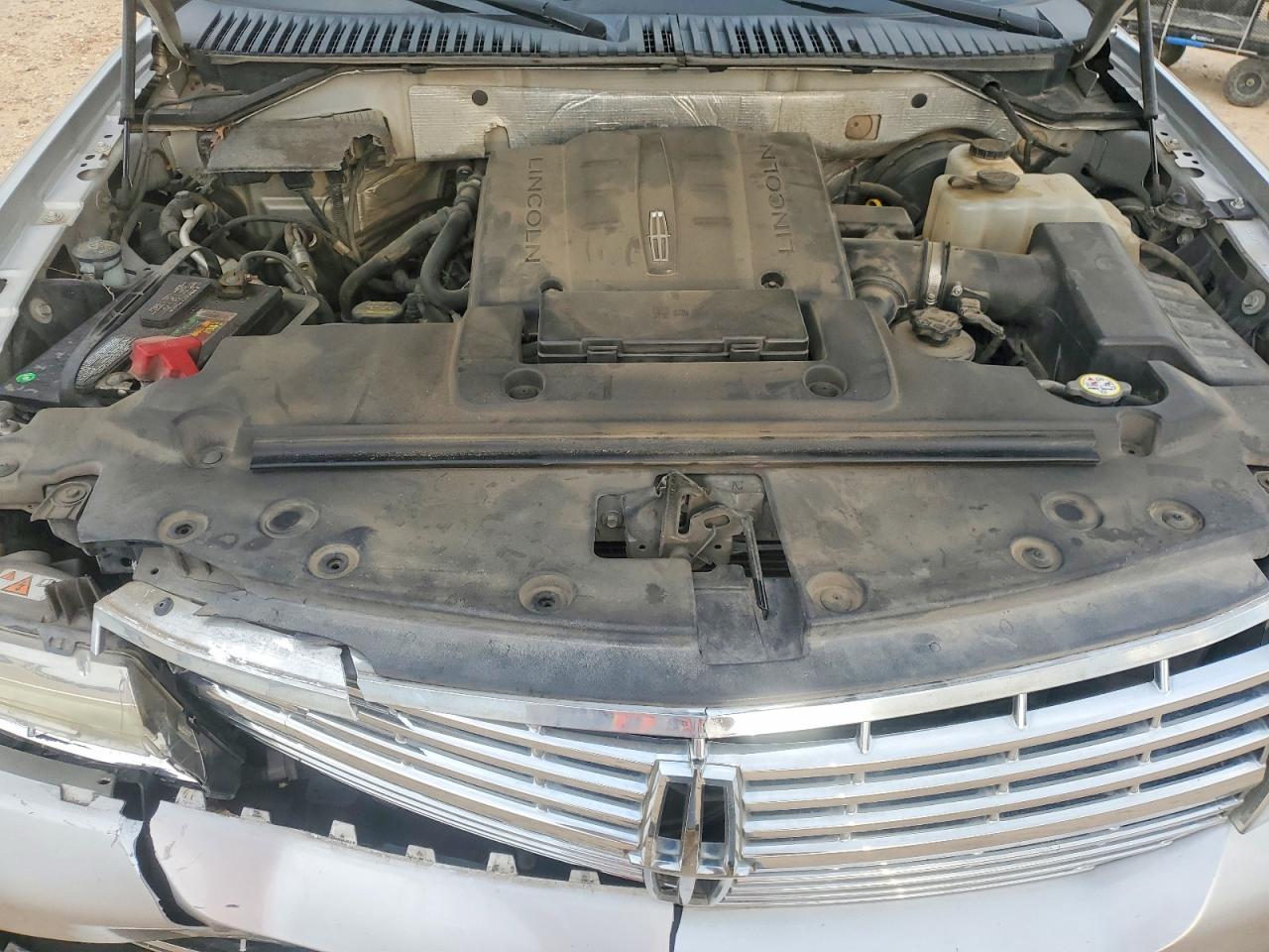2012 Lincoln Navigator L Silver vin: 5LMJJ3H57CEL01223