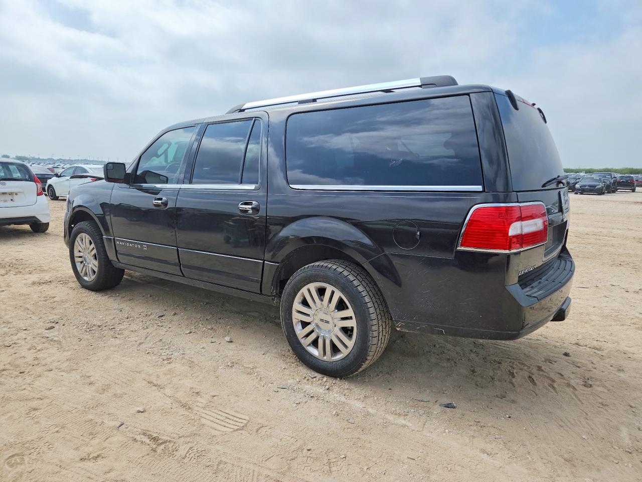 2013 Lincoln Navigator L Black vin: 5LMJJ3H57DEL04205