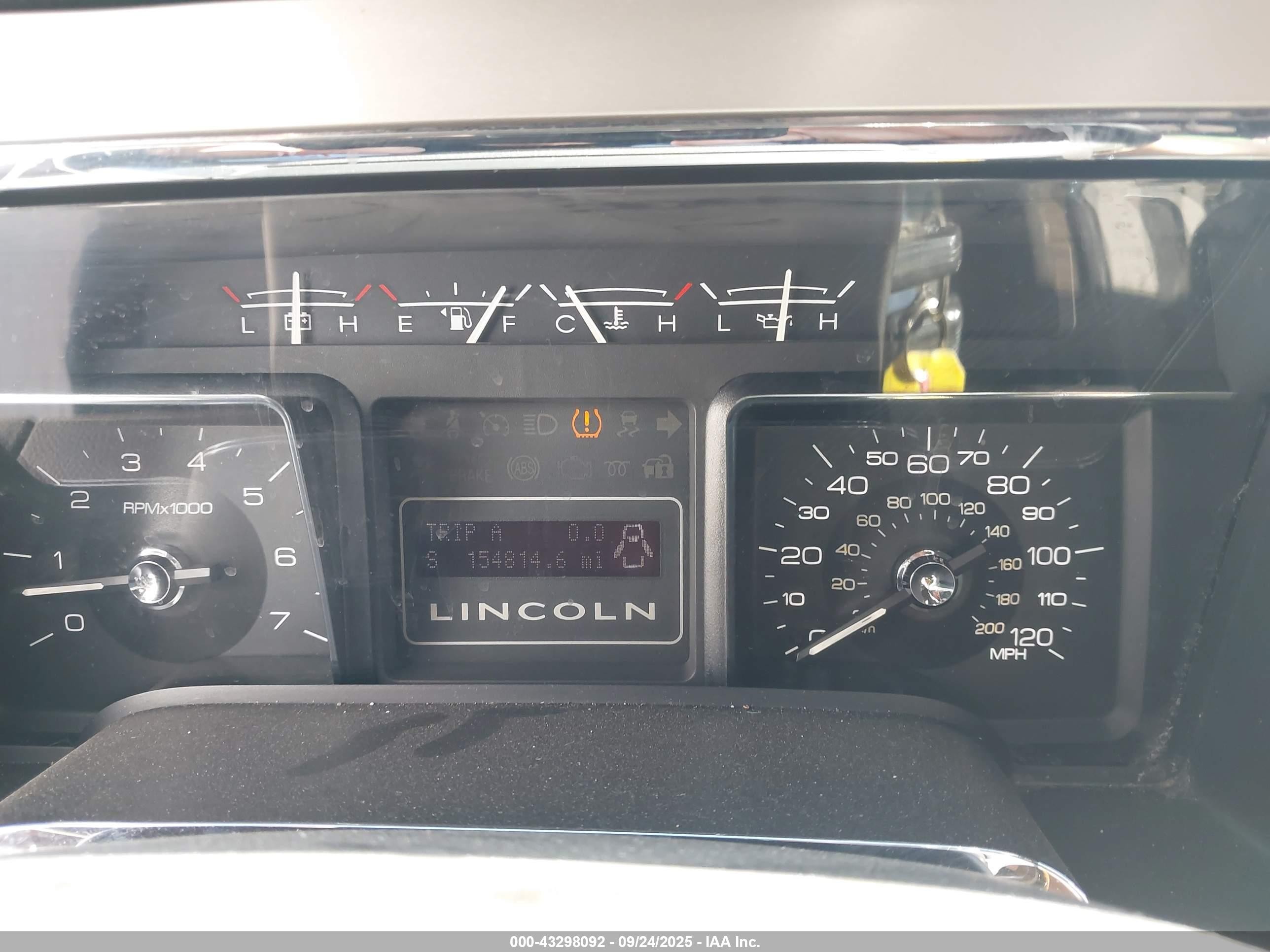 2010 Lincoln Navigator L   Blue vin: 5LMJJ3H58AEJ02453