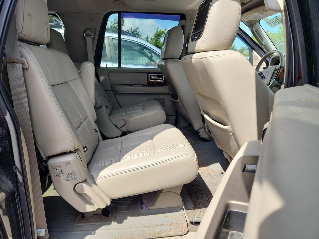 2013 Lincoln Navigator L Black vin: 5LMJJ3H58DEL08649 Damage: Right Rear Carpet, Stained, Permanent