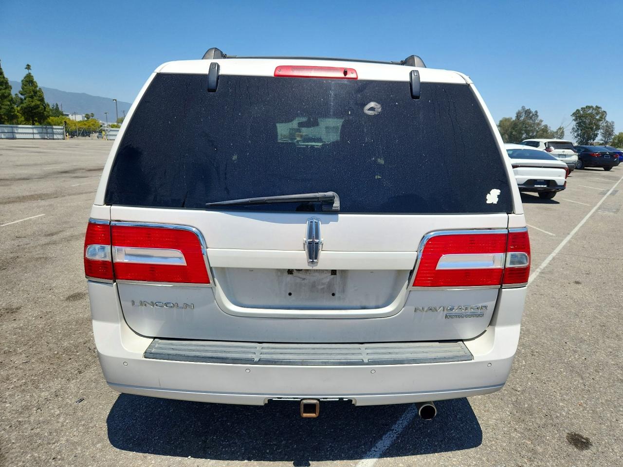 2010 Lincoln Navigator L White vin: 5LMJJ3H59AEJ10268