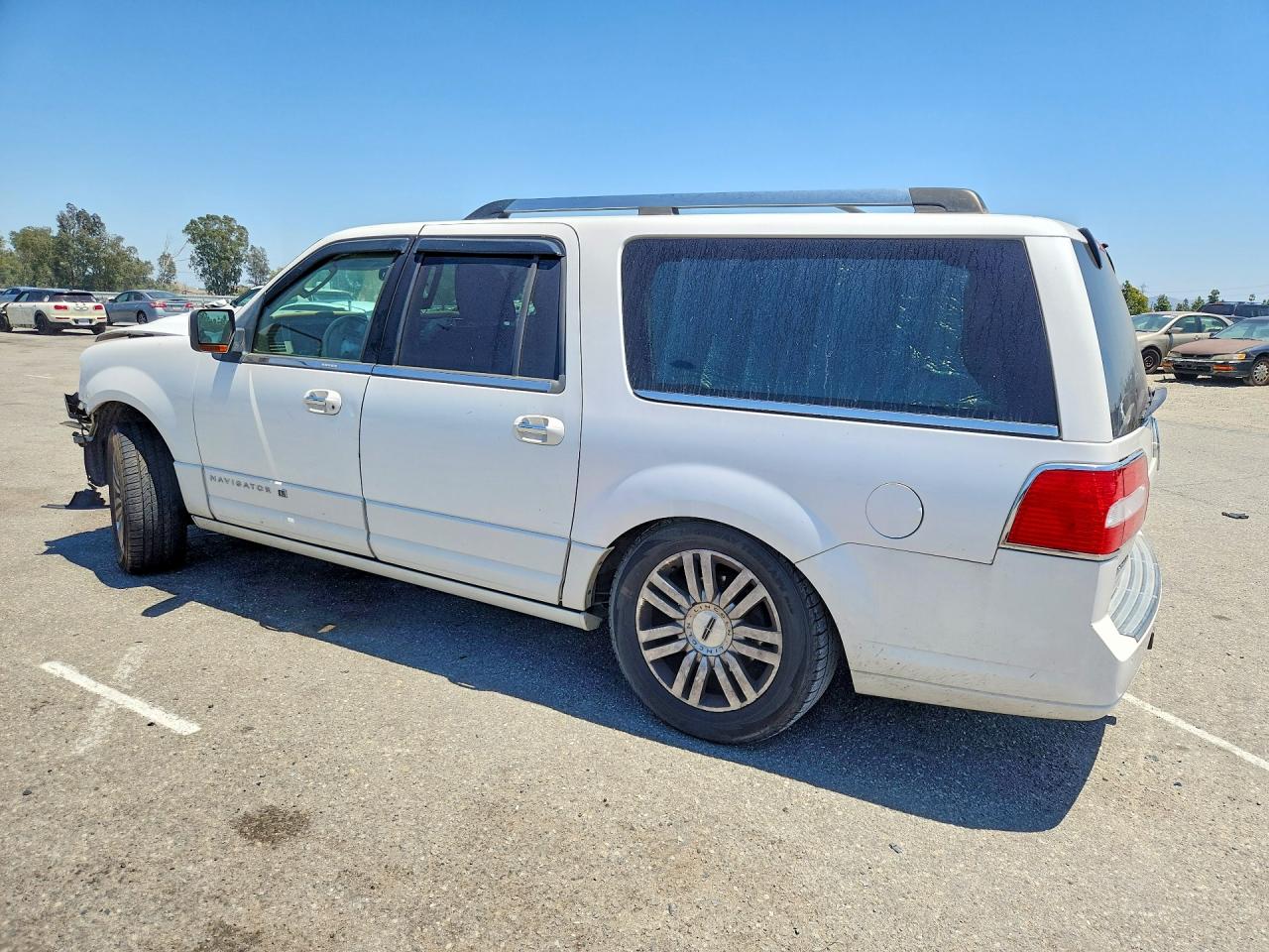 2010 Lincoln Navigator L White vin: 5LMJJ3H59AEJ10268