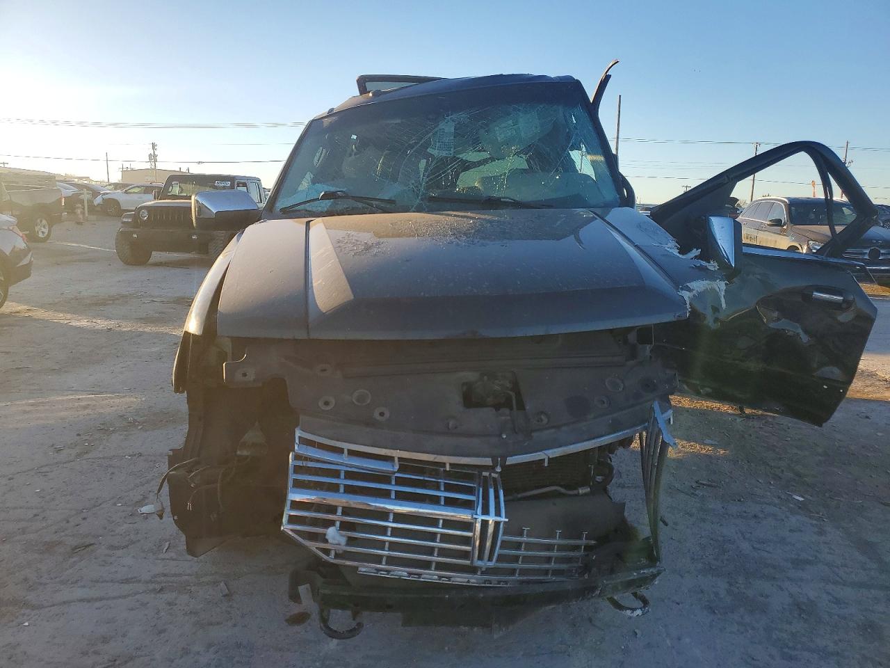 2014 Lincoln Navigator L Черный vin: 5LMJJ3H59EEL01789