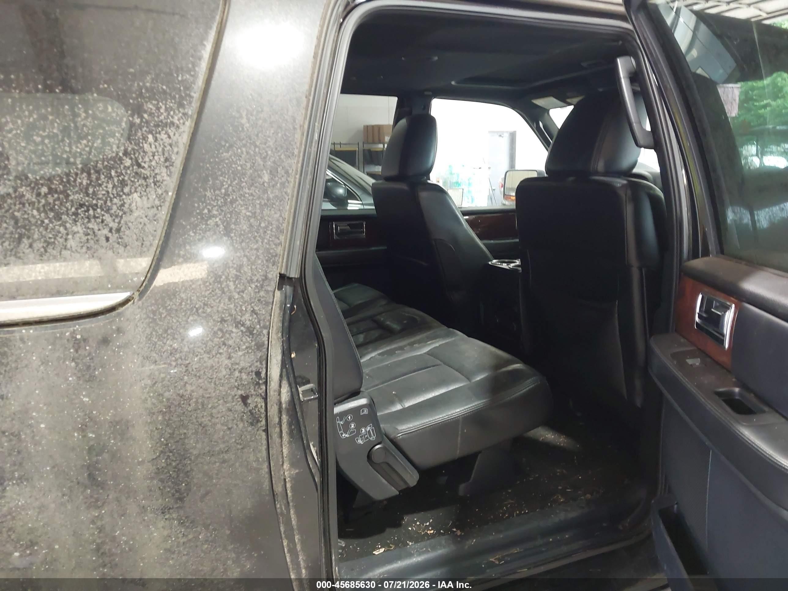 2015 Lincoln Navigator L   Black vin: 5LMJJ3HT0FEJ10987