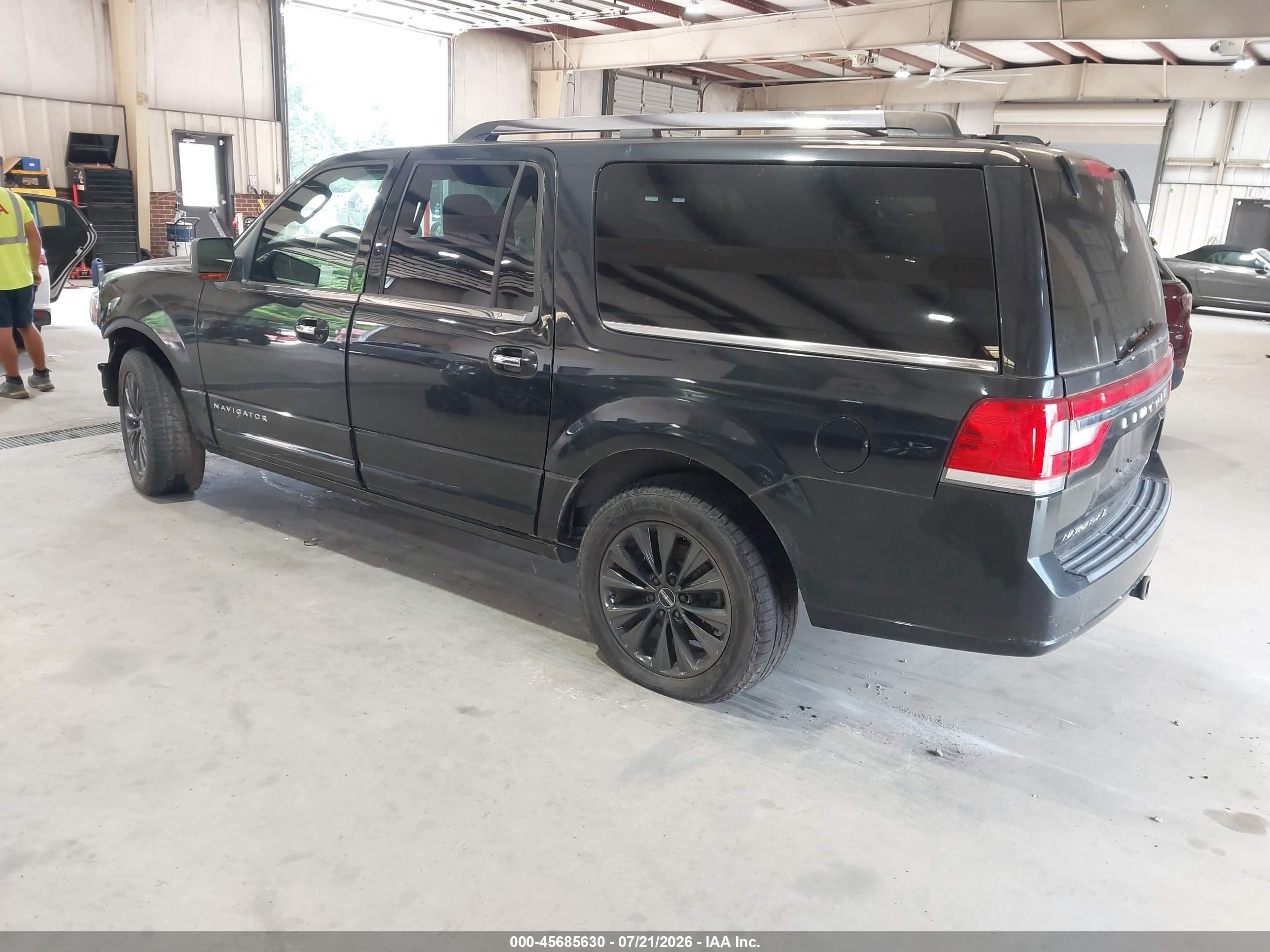 2015 Lincoln Navigator L   Black vin: 5LMJJ3HT0FEJ10987