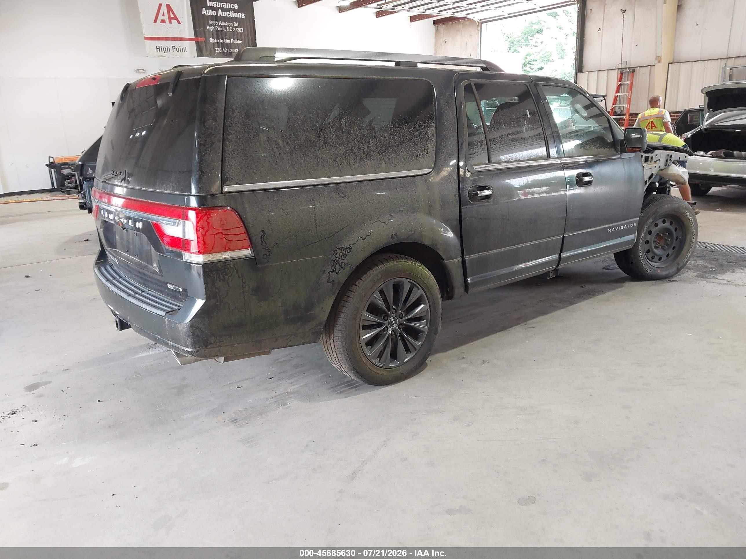 2015 Lincoln Navigator L   Black vin: 5LMJJ3HT0FEJ10987