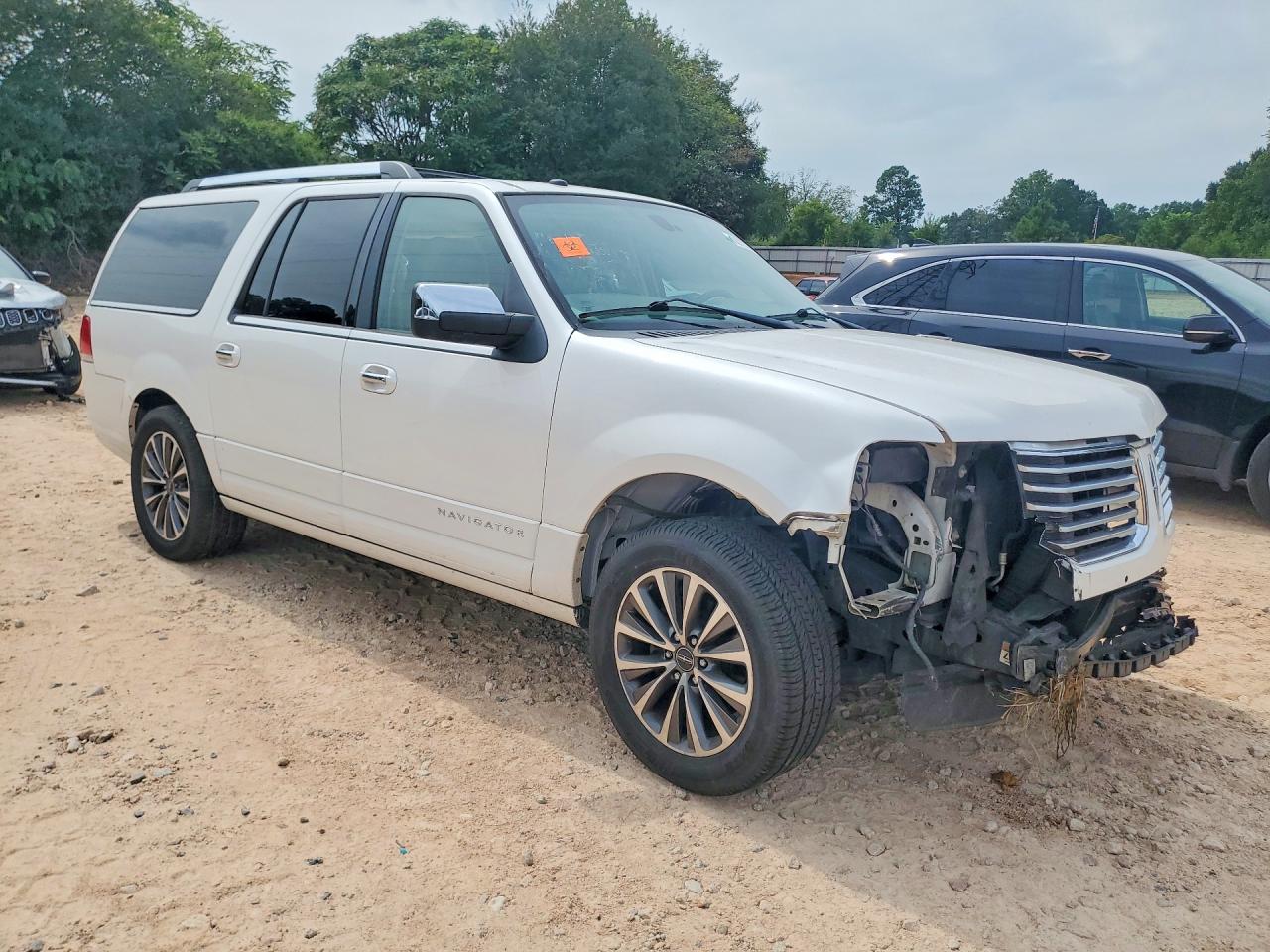 2016 Lincoln Navigator L Select Белый vin: 5LMJJ3HT8GEL12154