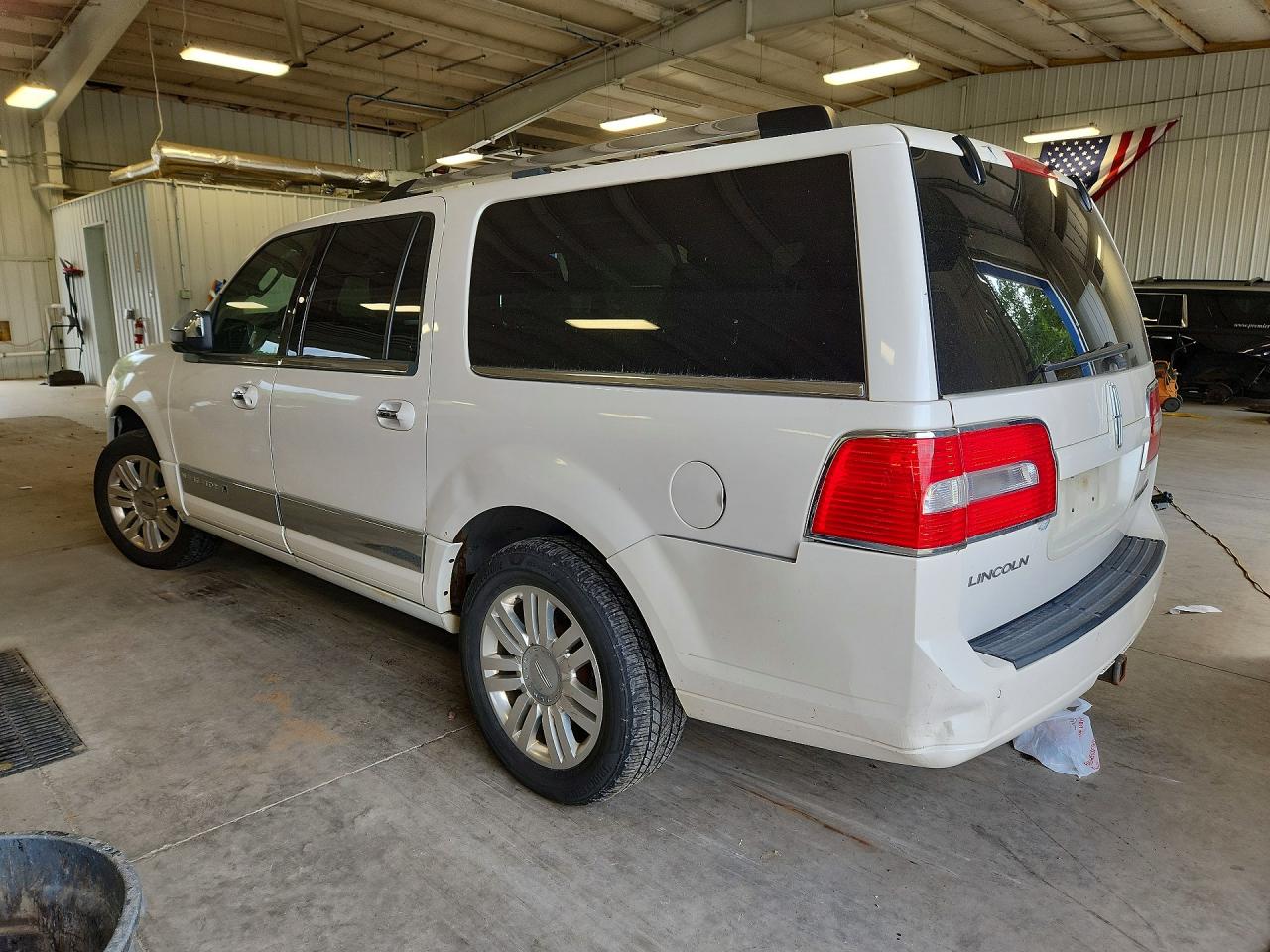 2012 Lincoln Navigator L White vin: 5LMJJ3J50CEL04233