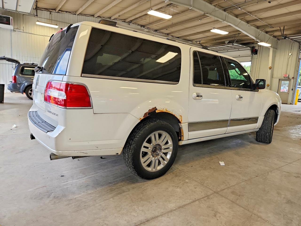 2012 Lincoln Navigator L White vin: 5LMJJ3J50CEL04233