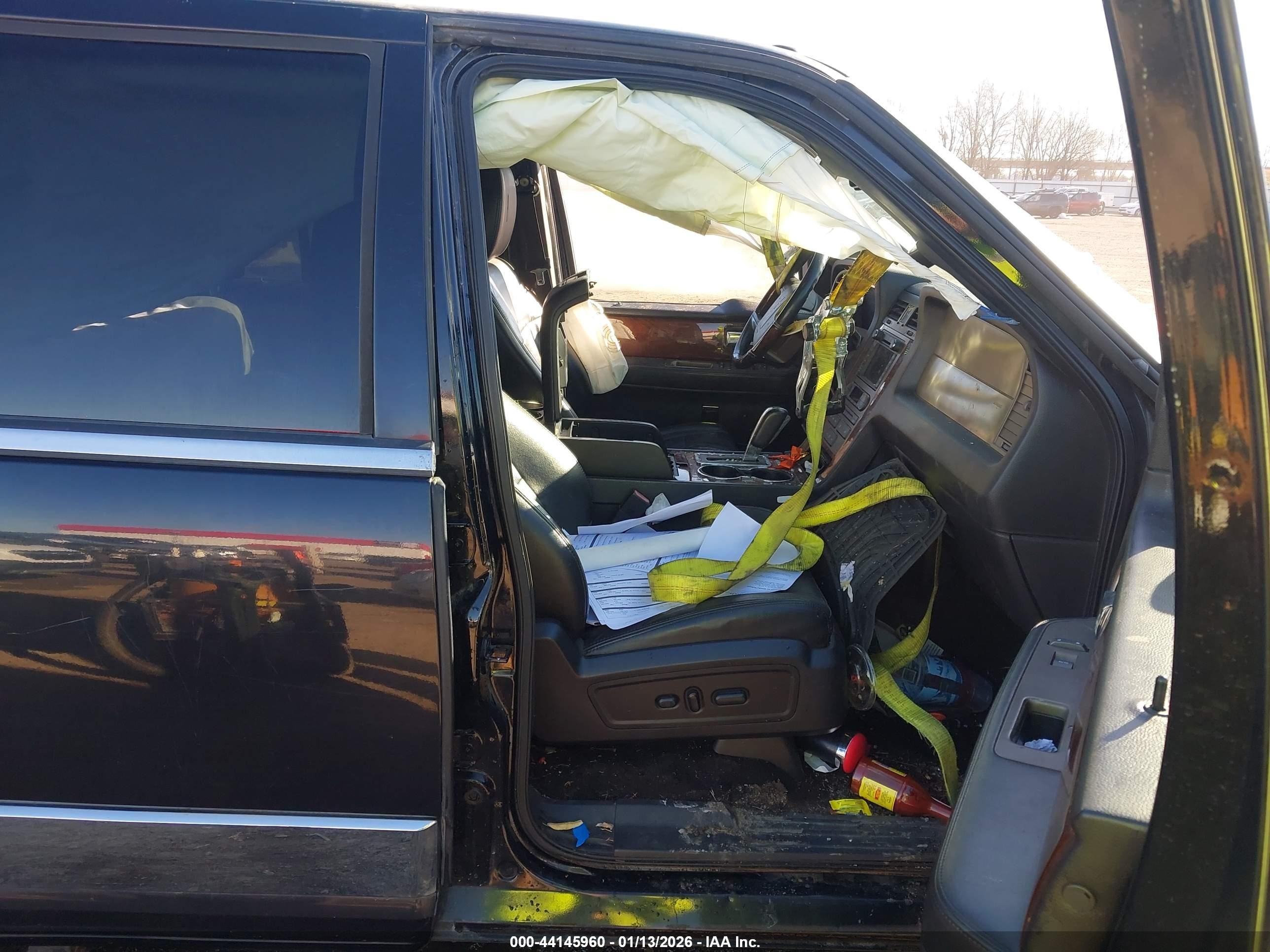 2013 Lincoln Navigator L   Black vin: 5LMJJ3J50DEL04668