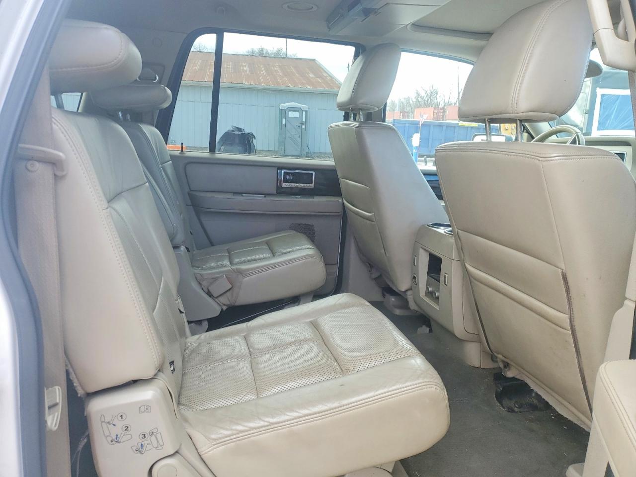 2010 Lincoln Navigator L White vin: 5LMJJ3J51AEJ01896