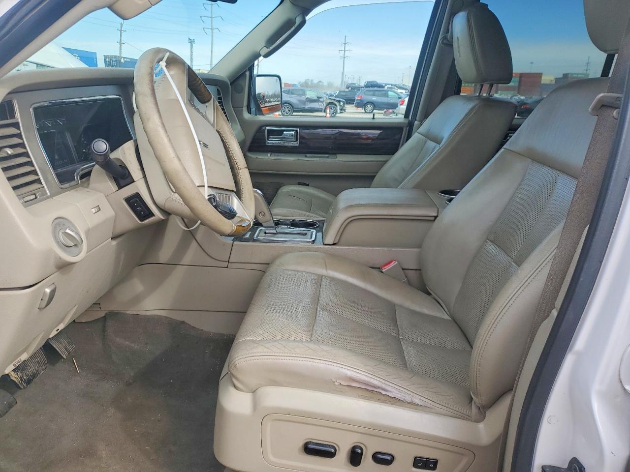 2010 Lincoln Navigator L White vin: 5LMJJ3J51AEJ01896