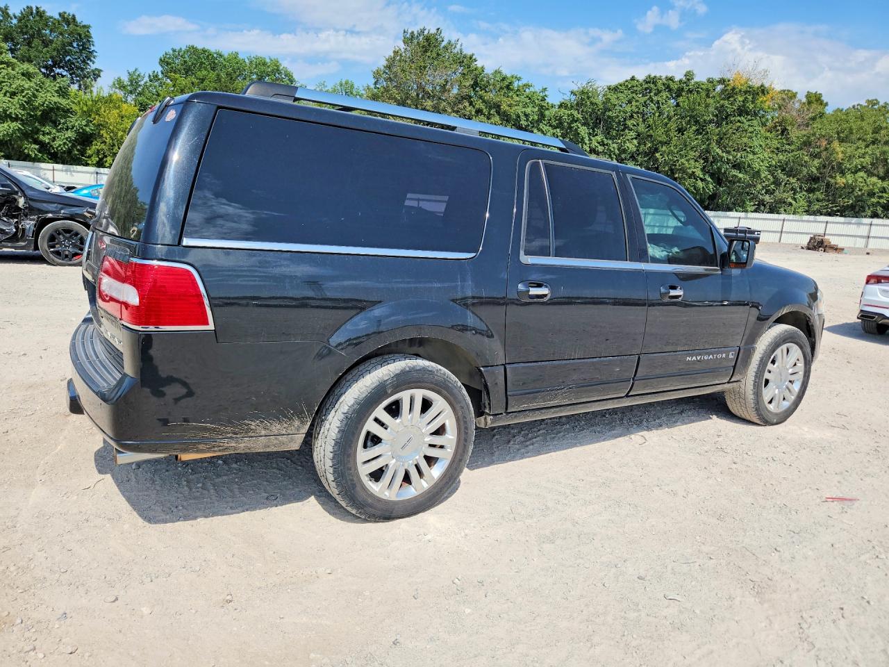 2014 Lincoln Navigator L Черный vin: 5LMJJ3J51EEL03210