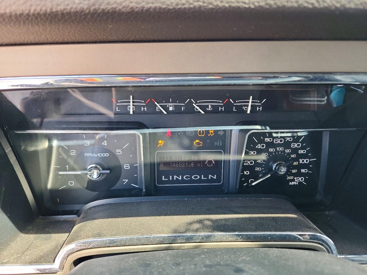 2014 Lincoln Navigator L Черный vin: 5LMJJ3J51EEL03210
