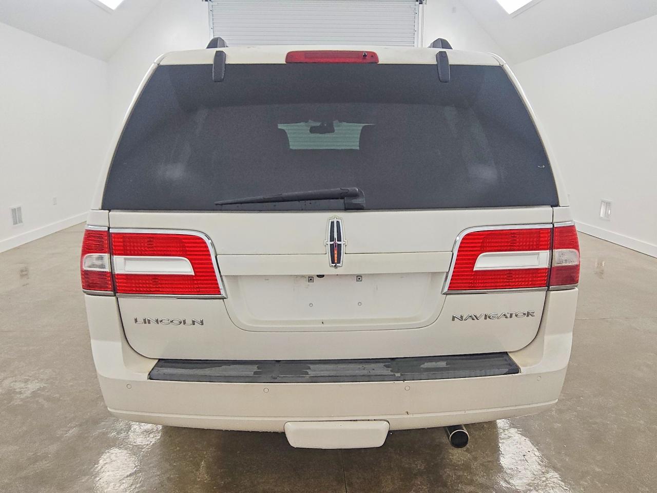 2010 Lincoln Navigator L Белый vin: 5LMJJ3J52AEJ05228