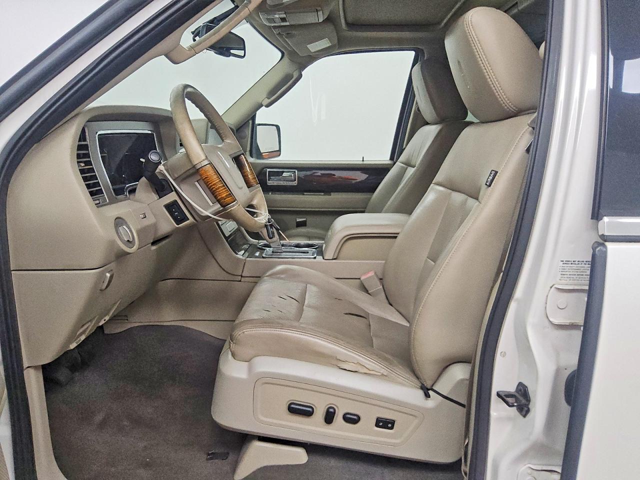 2010 Lincoln Navigator L Белый vin: 5LMJJ3J52AEJ05228