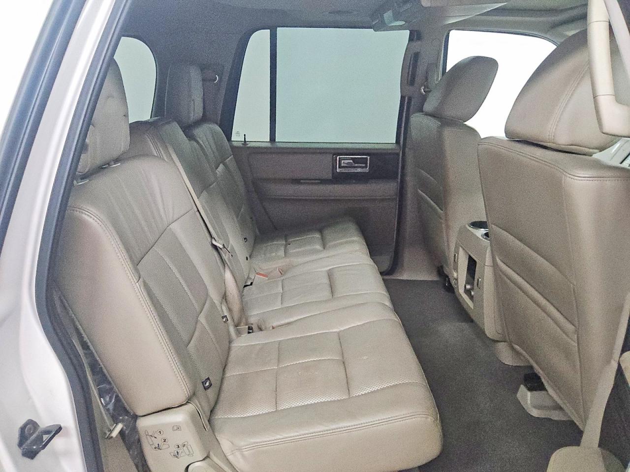 2010 Lincoln Navigator L Белый vin: 5LMJJ3J52AEJ05228