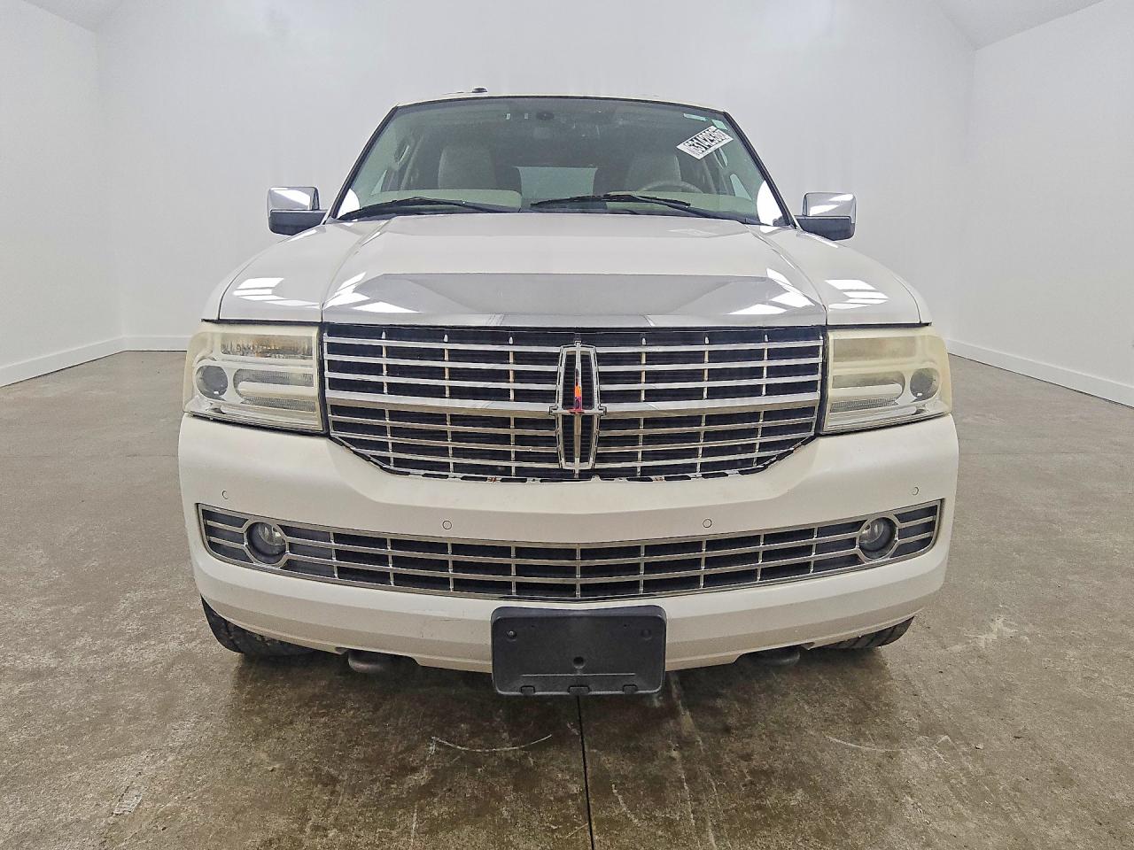 2010 Lincoln Navigator L Белый vin: 5LMJJ3J52AEJ05228