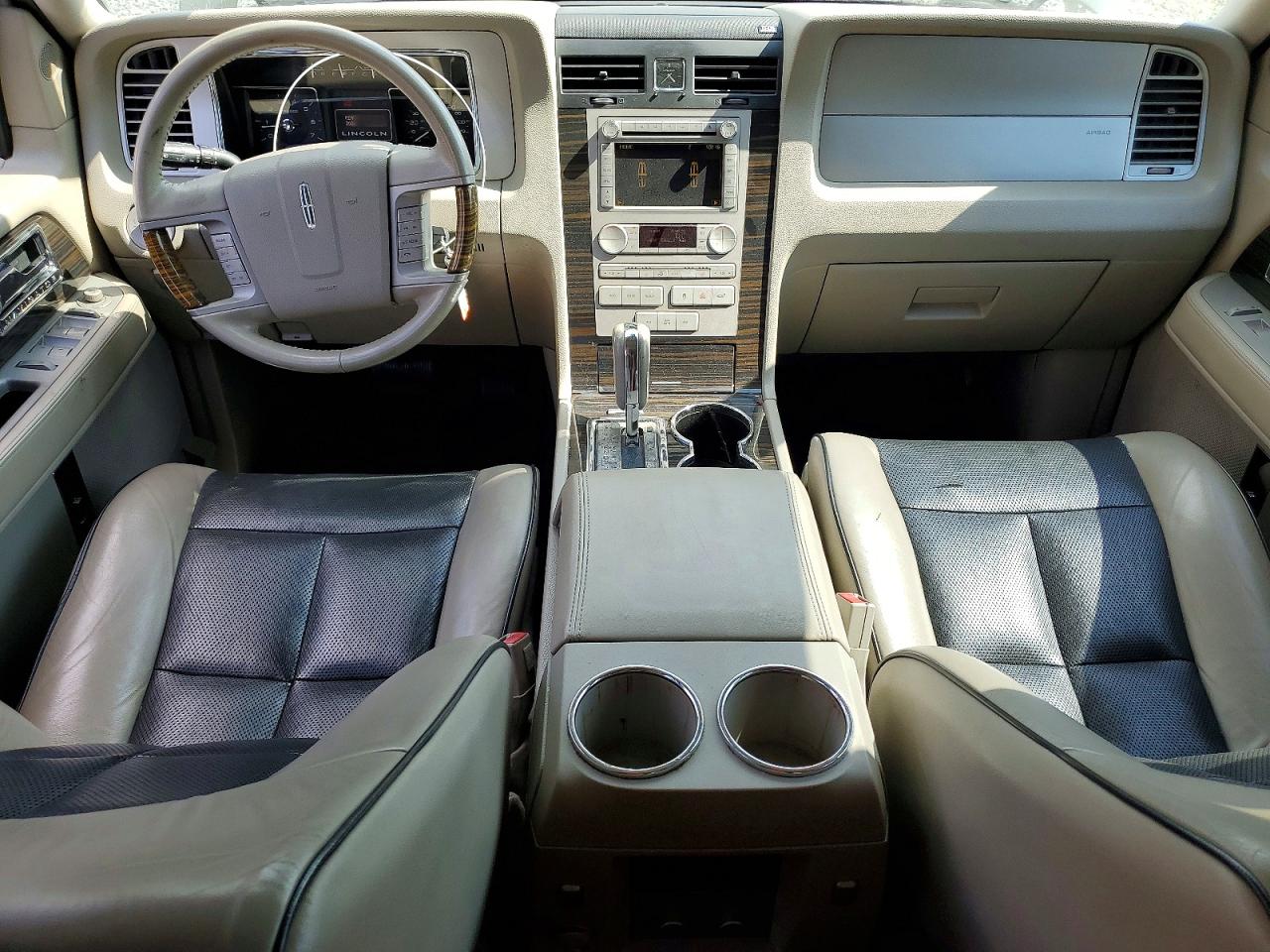 2010 Lincoln Navigator L Black vin: 5LMJJ3J52AEJ06637