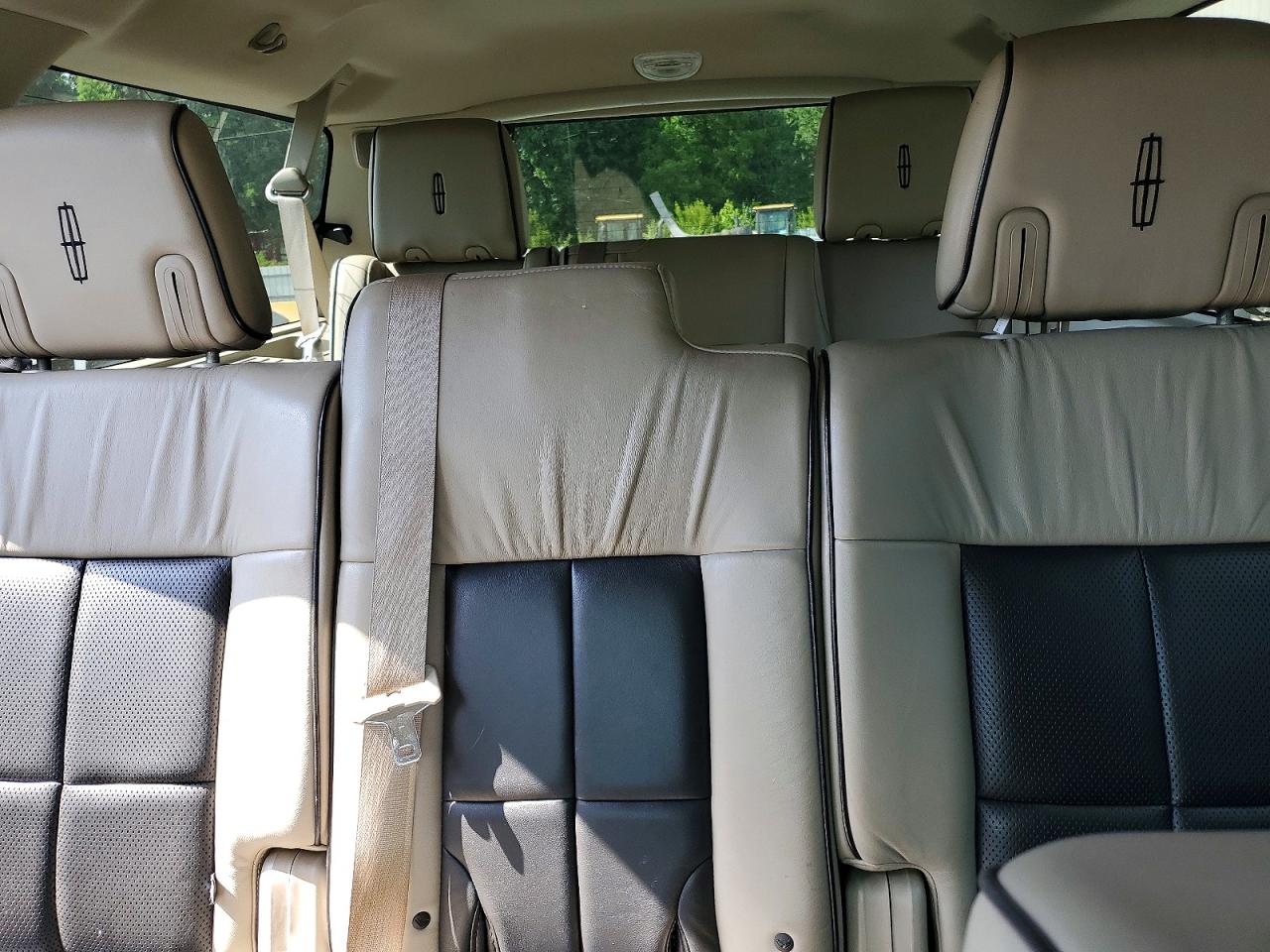 2010 Lincoln Navigator L Black vin: 5LMJJ3J52AEJ06637