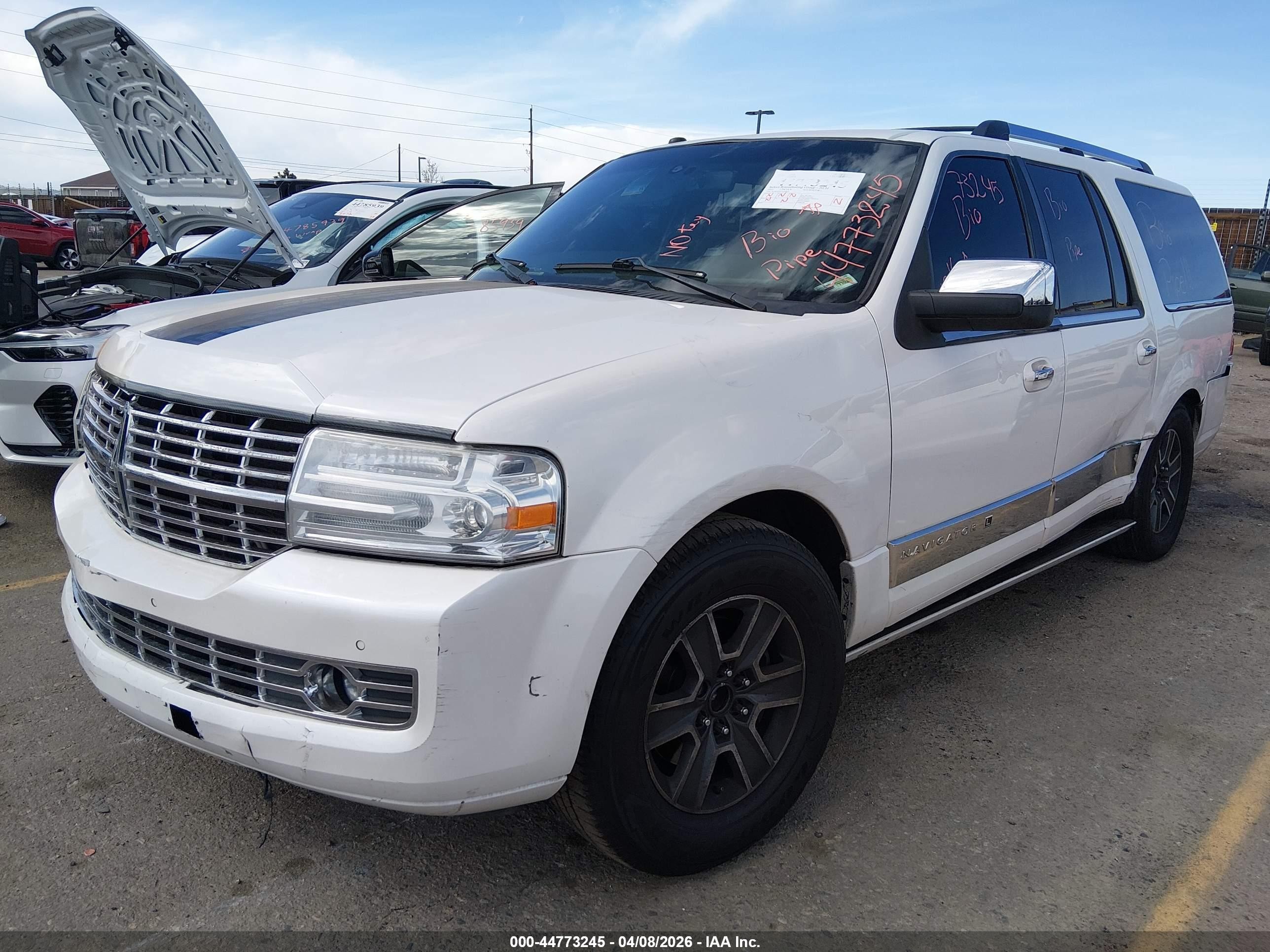 2012 Lincoln Navigator L White vin: 5LMJJ3J52CEL00815