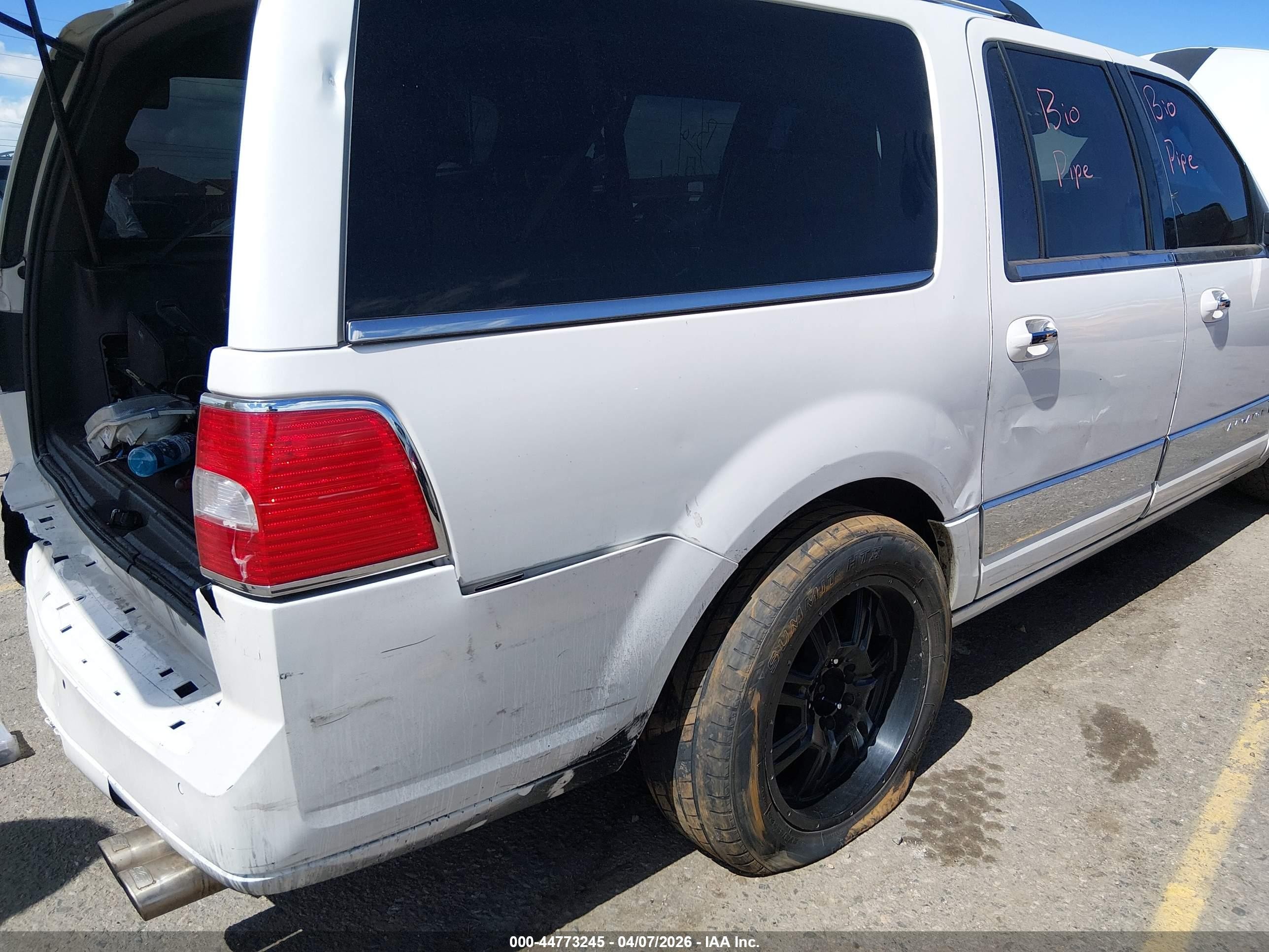 2012 Lincoln Navigator L White vin: 5LMJJ3J52CEL00815