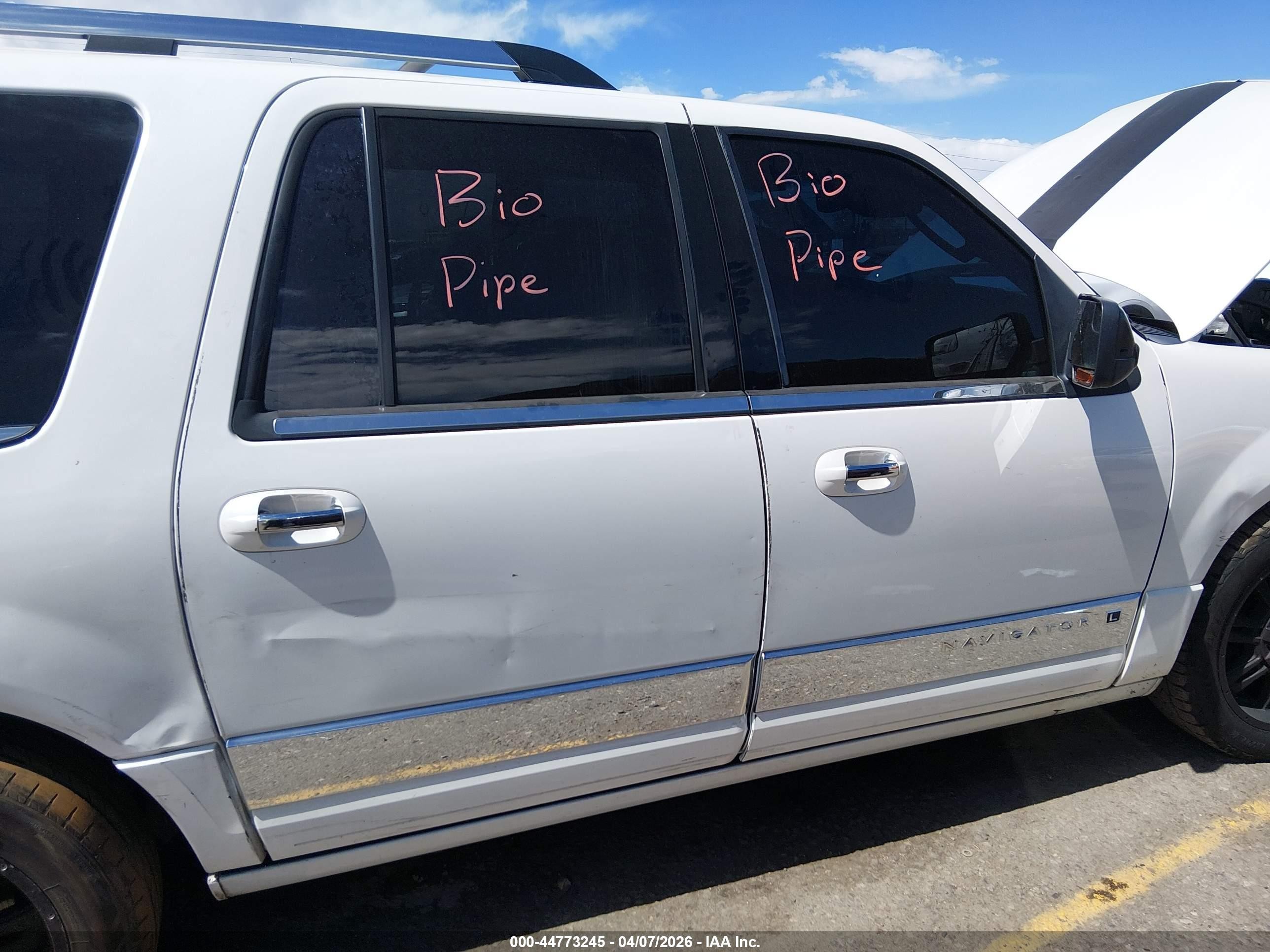 2012 Lincoln Navigator L White vin: 5LMJJ3J52CEL00815