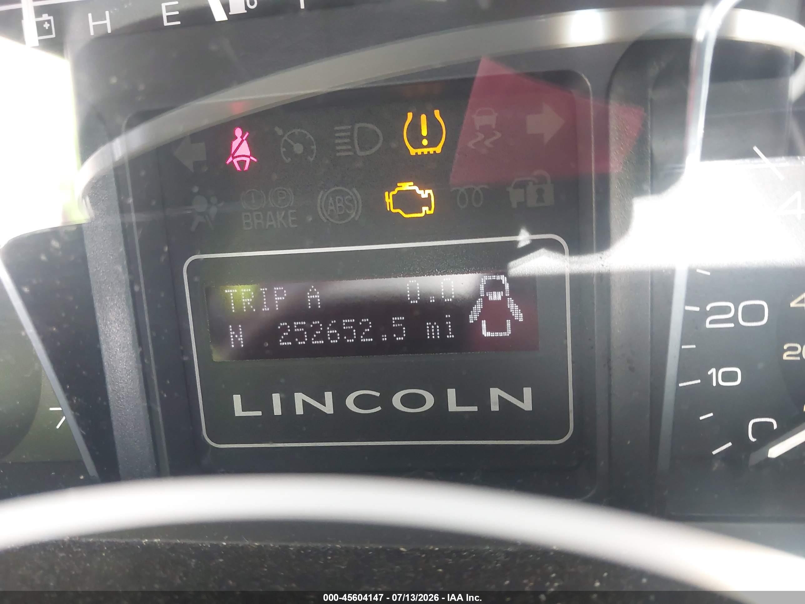 2010 Lincoln Navigator L   Silver vin: 5LMJJ3J53AEJ03956