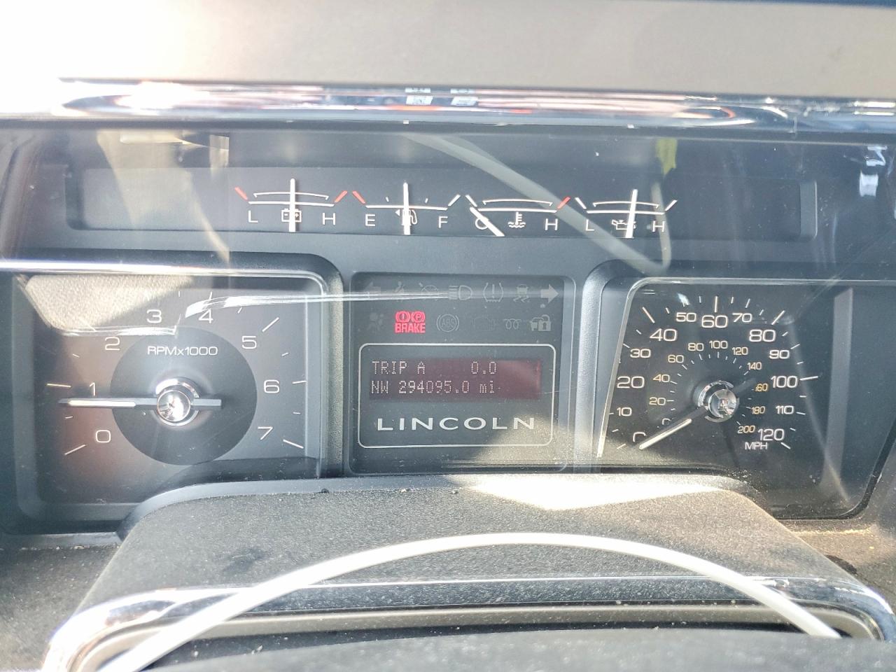 2011 Lincoln Navigator L White vin: 5LMJJ3J53BEJ03599