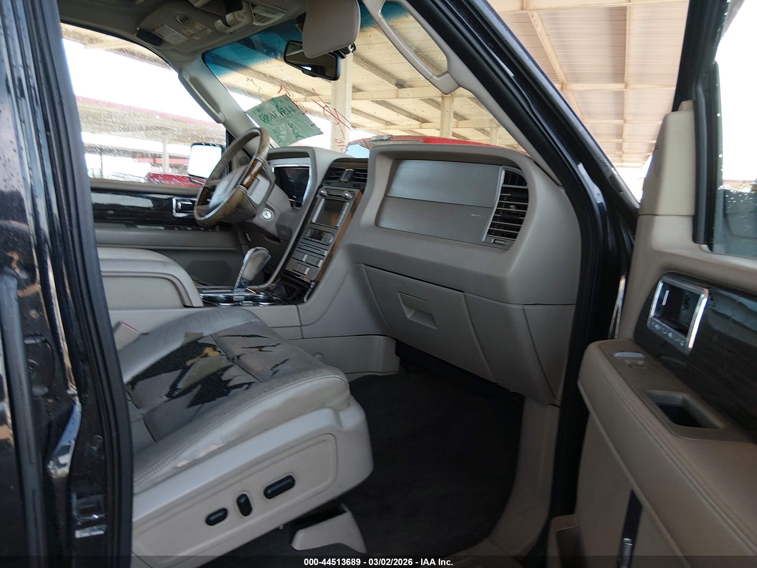 2010 Lincoln Navigator L   Black vin: 5LMJJ3J55AEJ02369