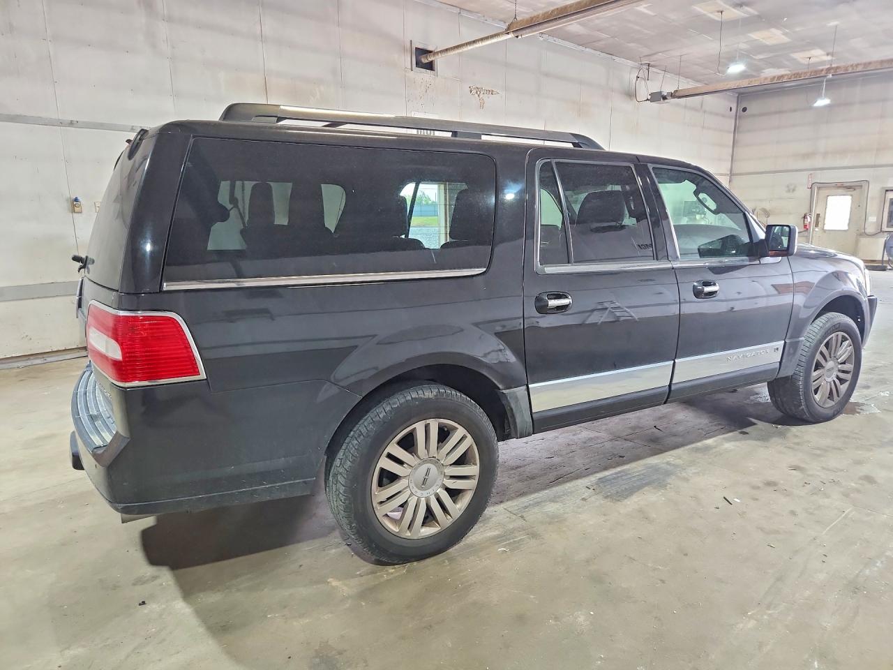 2014 Lincoln Navigator L Черный vin: 5LMJJ3J55EEL01315
