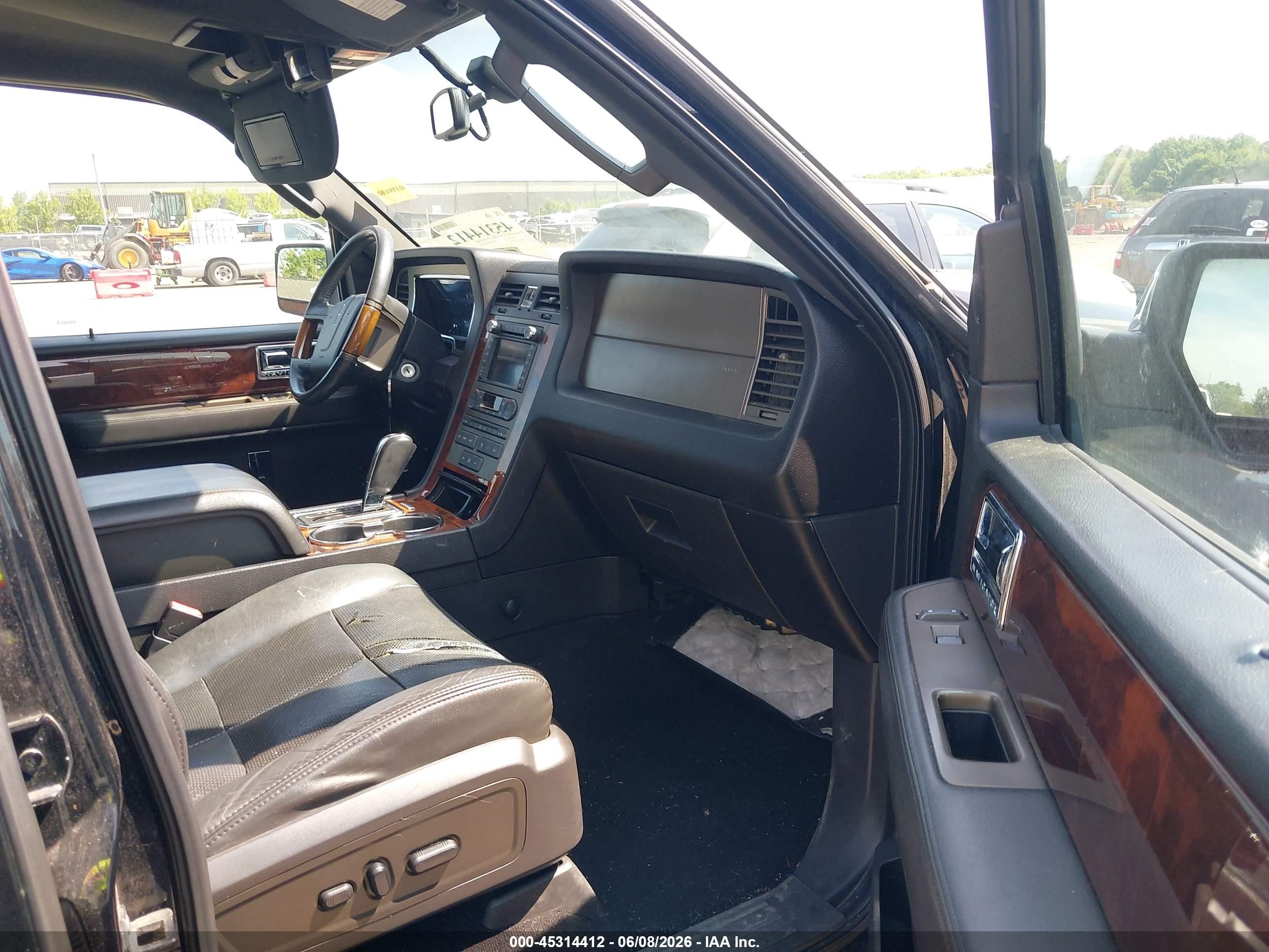 2011 Lincoln Navigator L   Black vin: 5LMJJ3J56BEJ09624