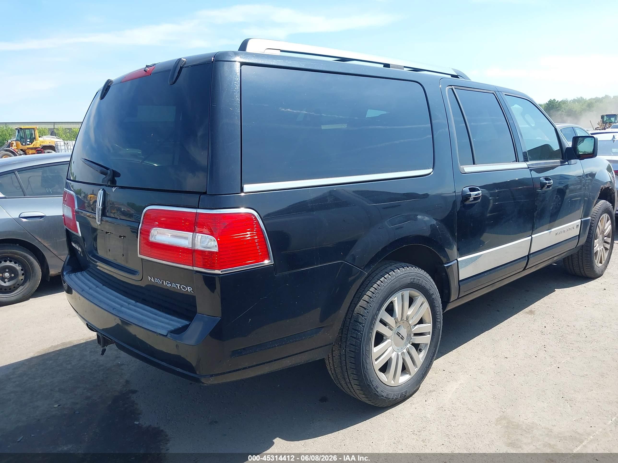 2011 Lincoln Navigator L   Black vin: 5LMJJ3J56BEJ09624