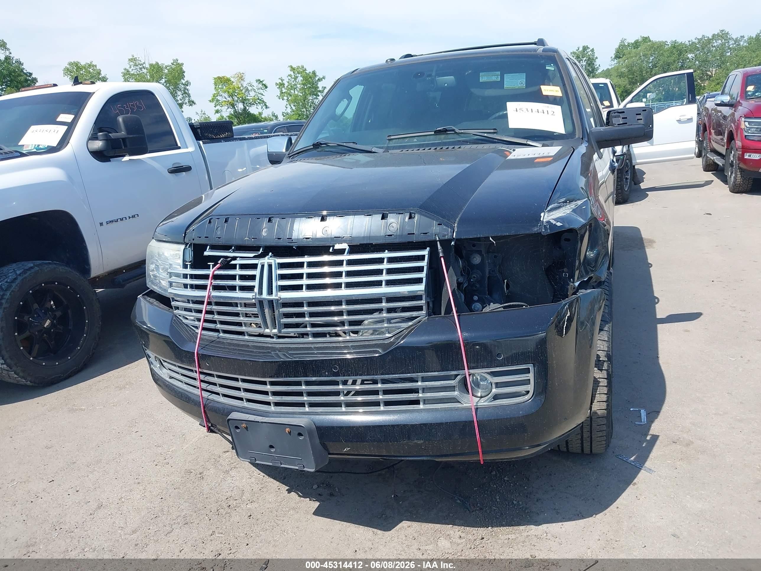 2011 Lincoln Navigator L   Black vin: 5LMJJ3J56BEJ09624